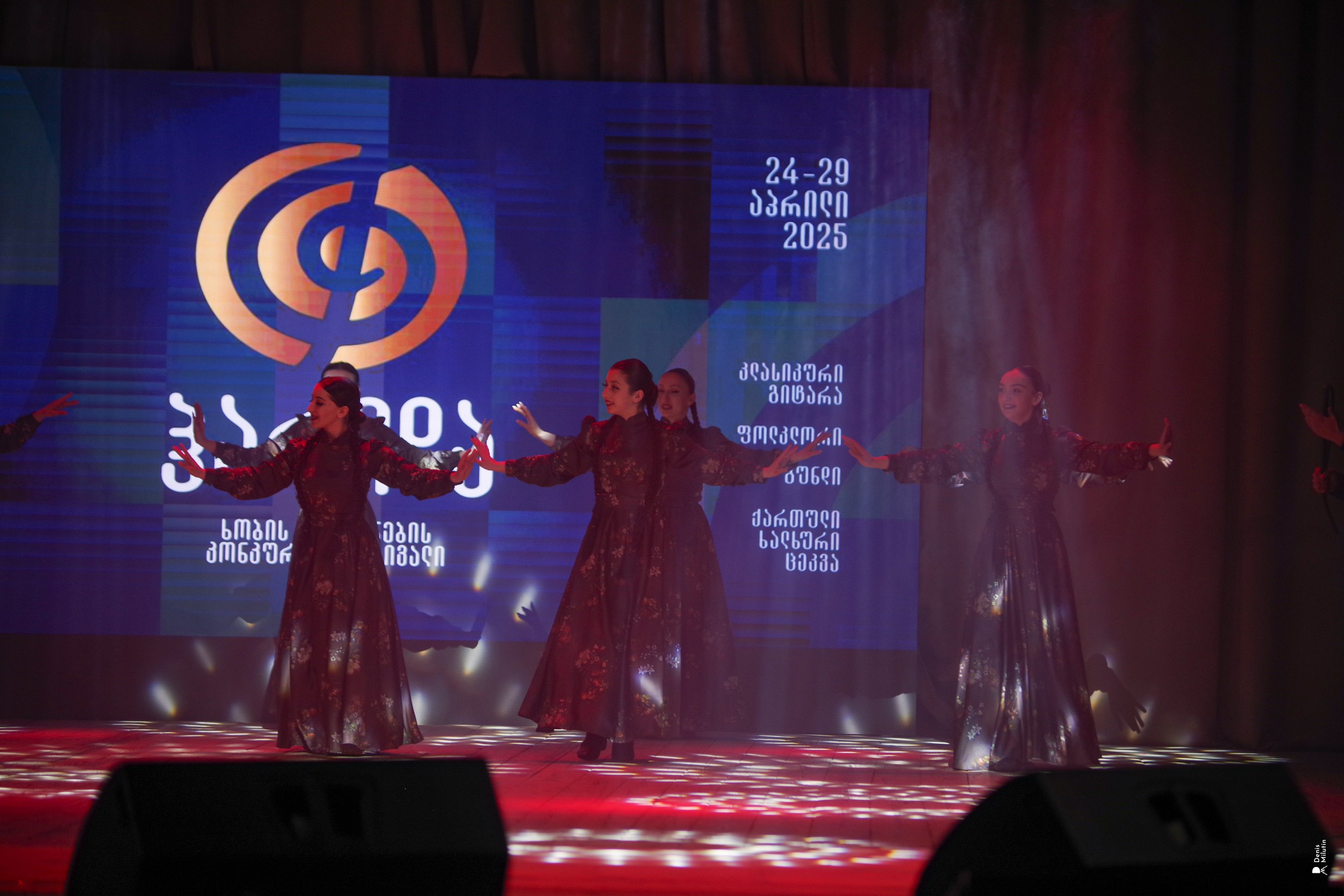 Танцы в Хоби. Портретный фотограф Денис Милютин