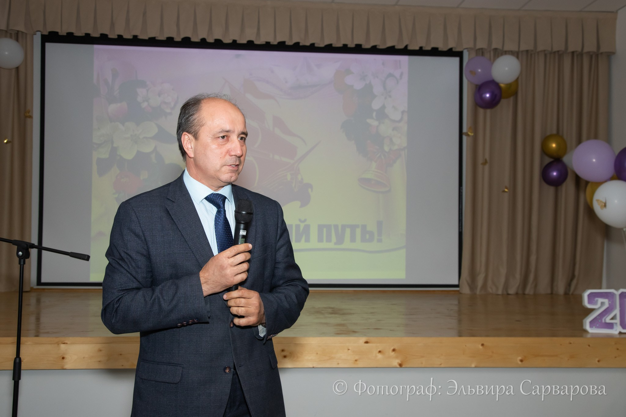 Вручение аттестатов 11 класс. Репортажный Фотограф