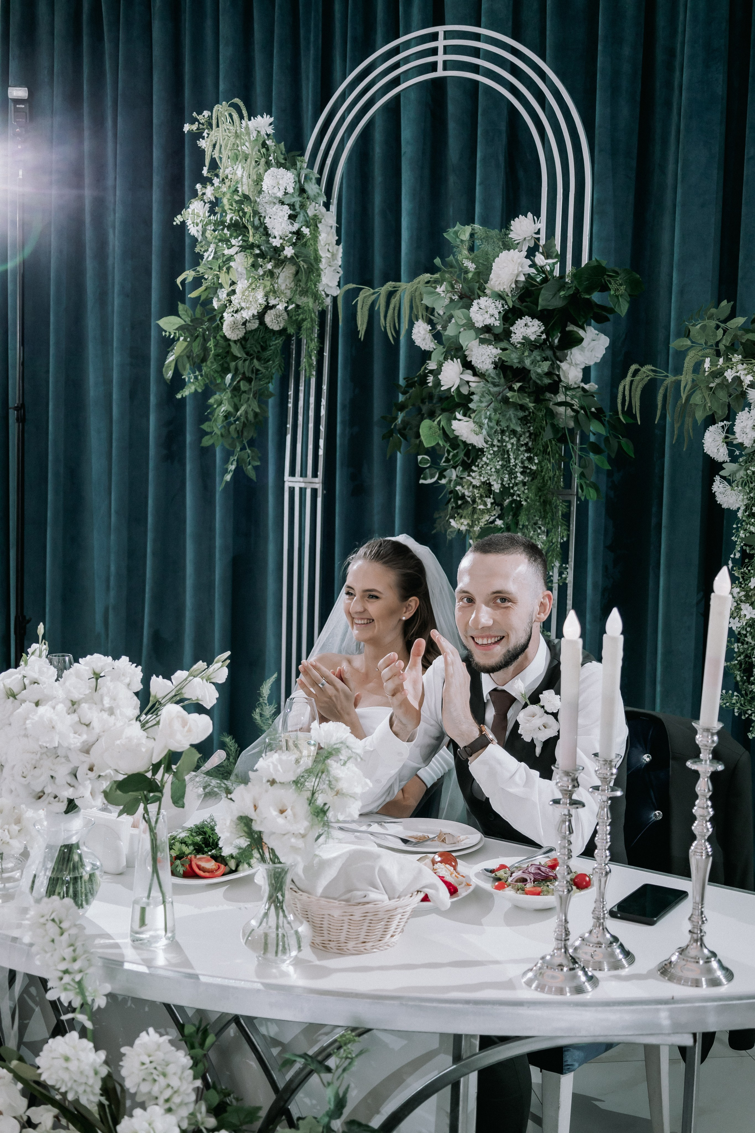 Свадебная прогулка. Эвелина и Дмитрий. Свадебная фотография. Арина Рубах