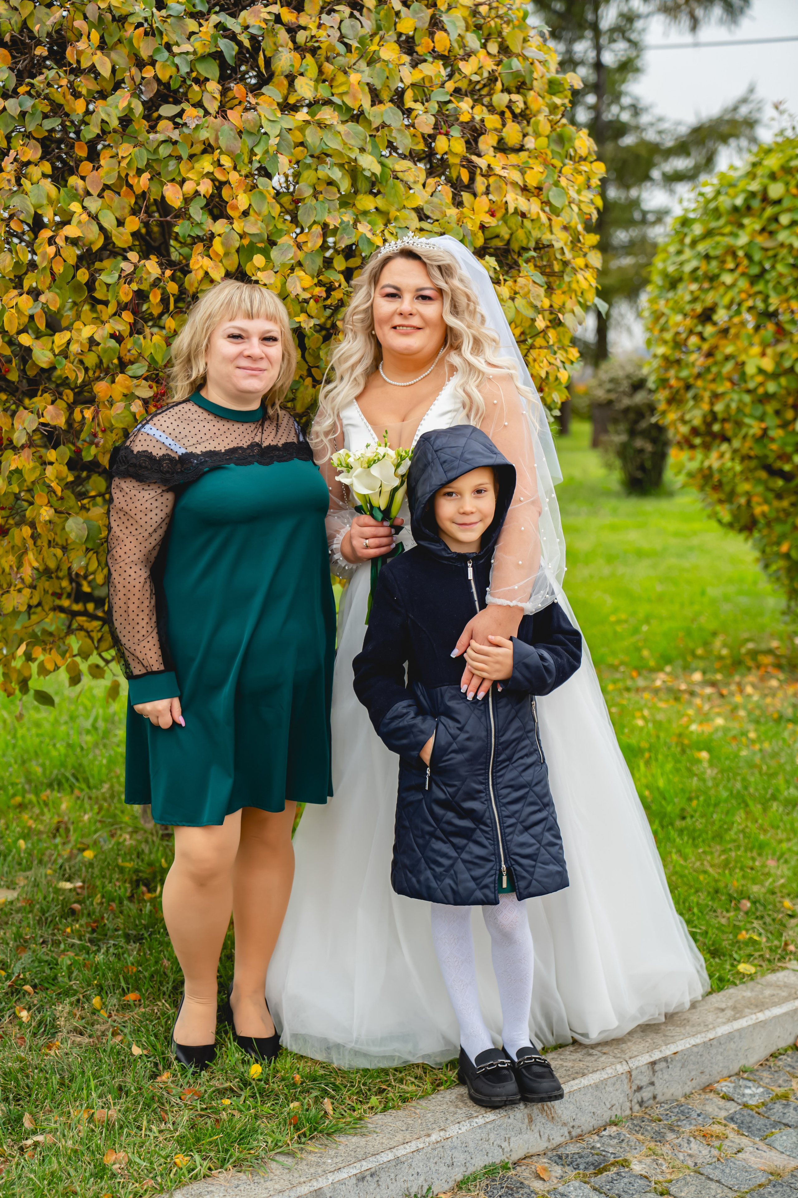 Осенняя Свадьба 2024. Занимаюсь профессиональной фотографией и живу рядом с Байкалом. Работаю в разных жанрах