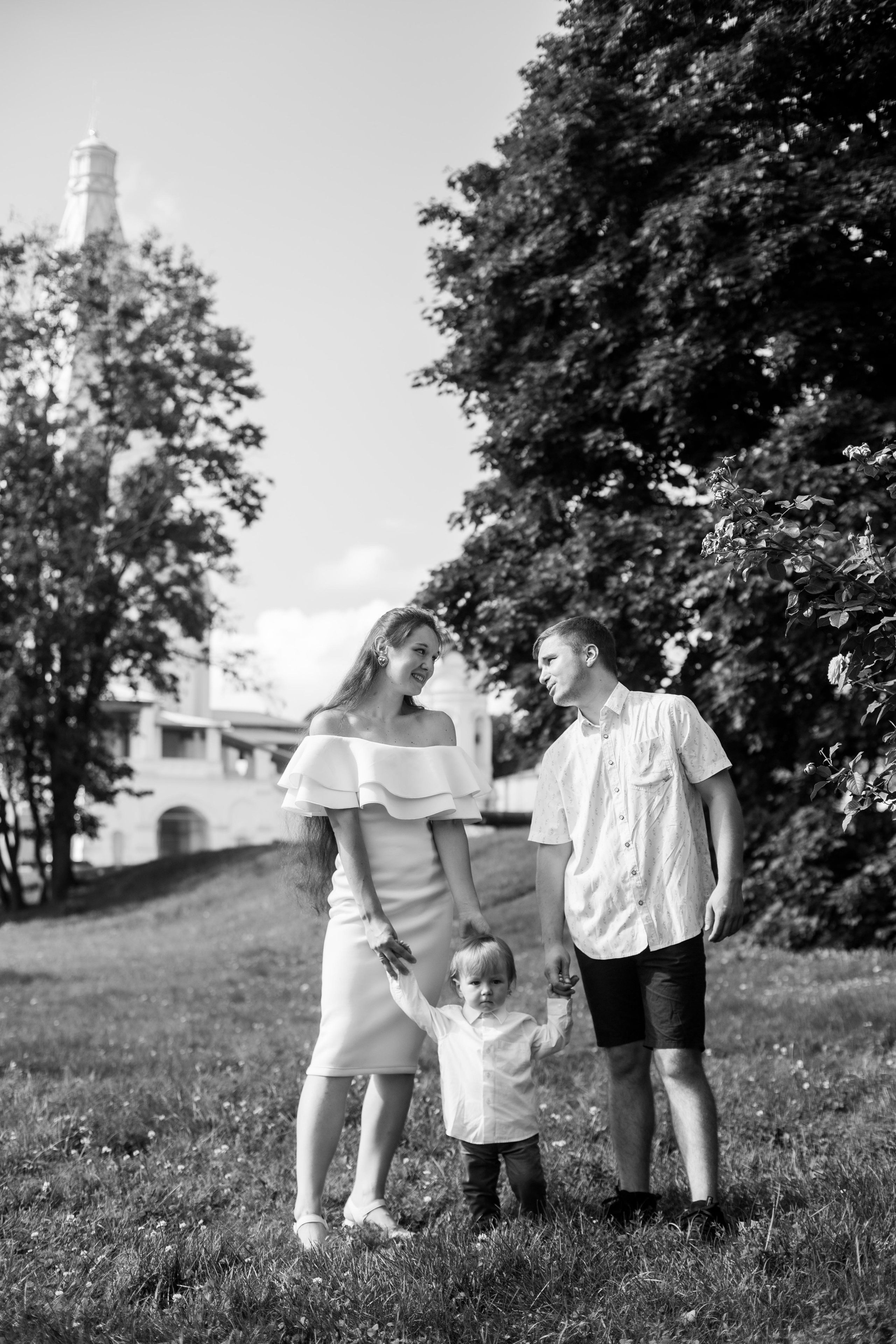 Семейная фотосессия в разных тонах обработки от фотографа Павла Короткова