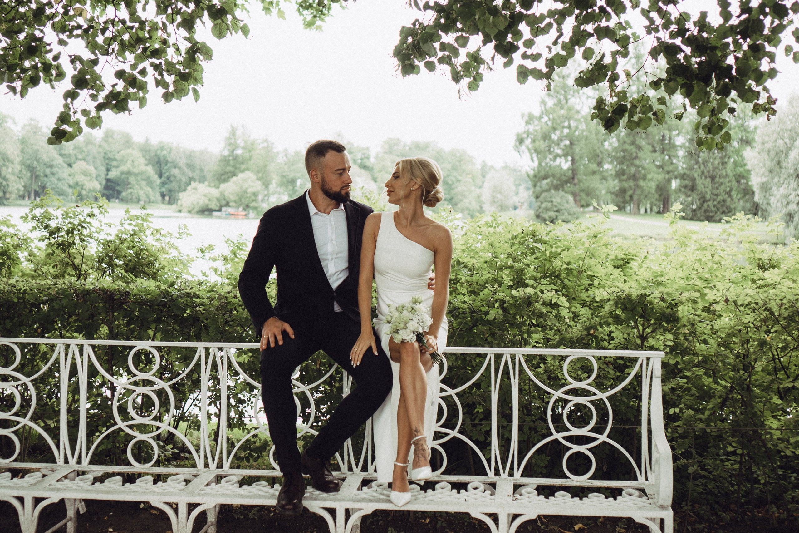 СВАДЕБНАЯ ИСТОРИЯ В ГОРОДЕ ПУШКИН ВОЗЛЕ ЕКАТЕРИНИНСКОГО ДВОРЦА И В ПАРКЕ. Профессиональный фотограф, Санкт-Петербург — Виктория Богомолова
