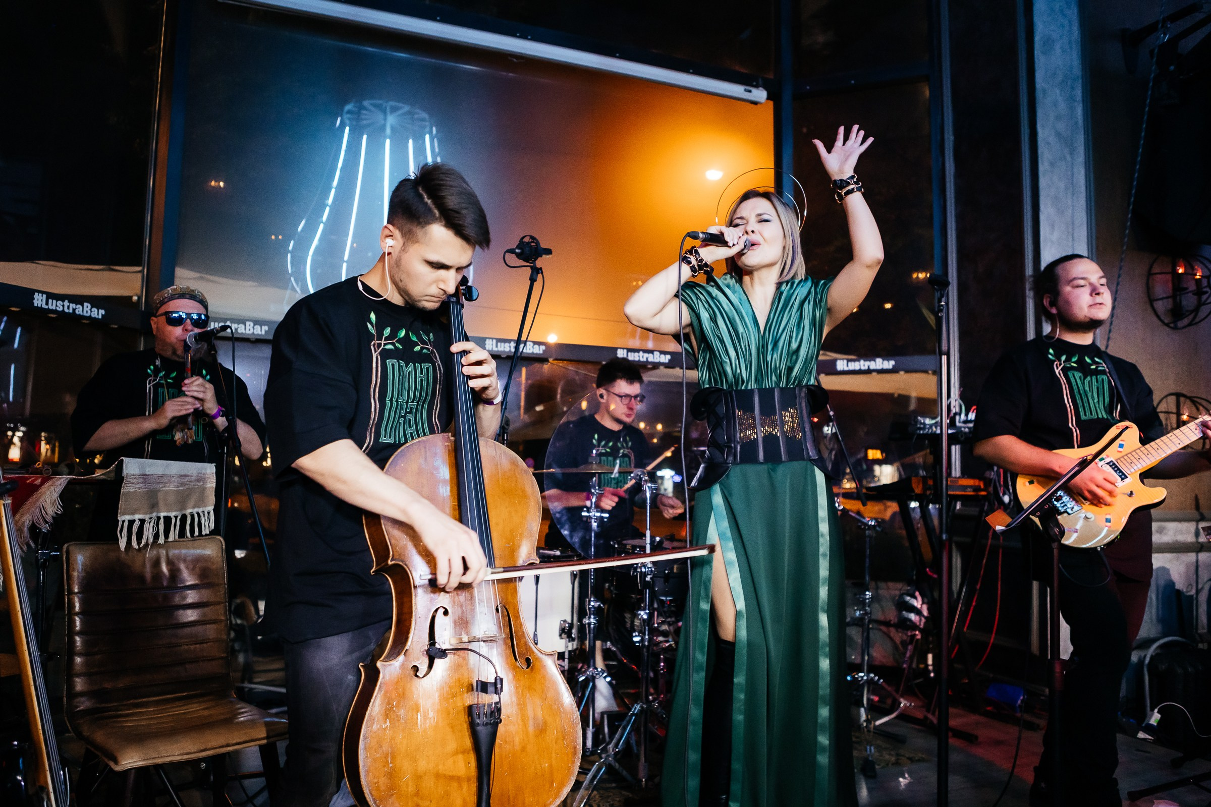 Полюшка в Lustra bar. Репортажный и свадебный фотограф Катерина Потапова