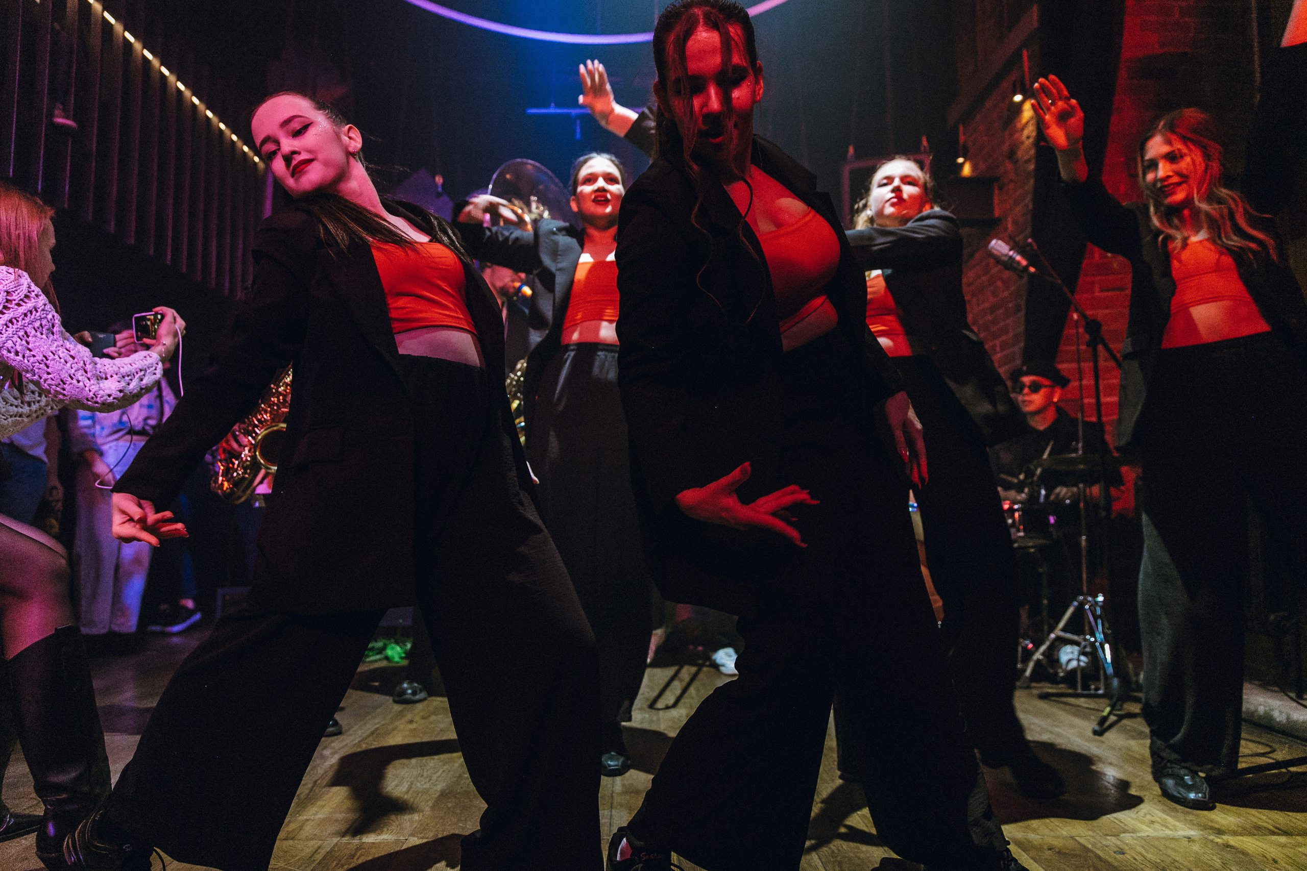Концерт кавер-группы Mad Brass Band. Свадебный фотограф в Москве Элина Ларченкова. Фото, которые цепляют