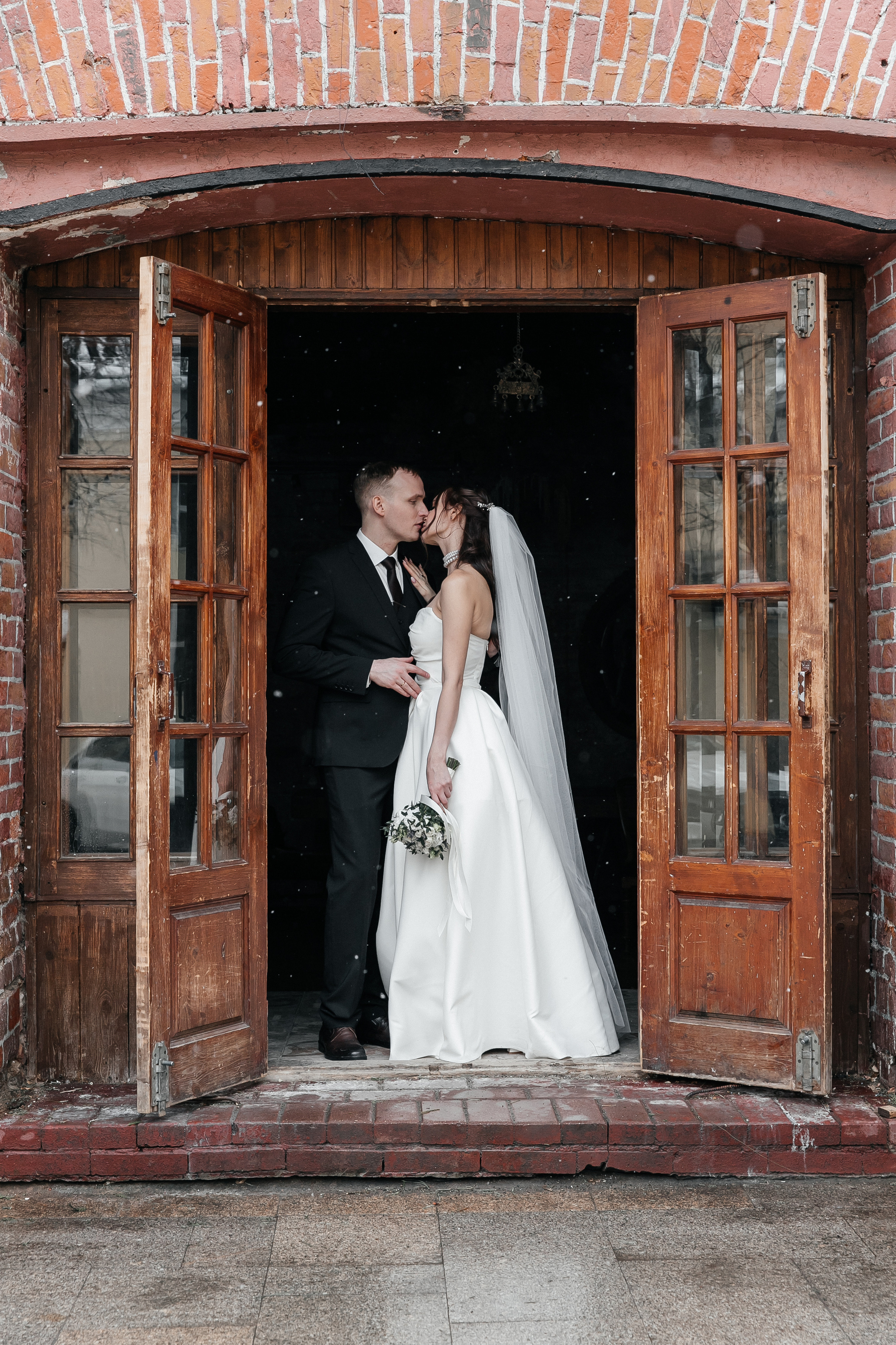 Свадьба зимой в Якиманка hall, отель Кадешевская, усадьба Роден. Свадебный фотограф в Москве Элина Ларченкова. Фото, которые цепляют