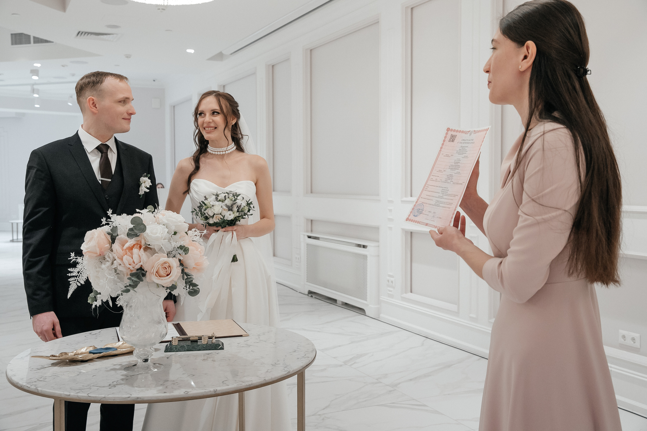 Свадьба зимой в Якиманка hall, отель Кадешевская, усадьба Роден. Свадебный фотограф в Москве Элина Ларченкова. Фото, которые цепляют