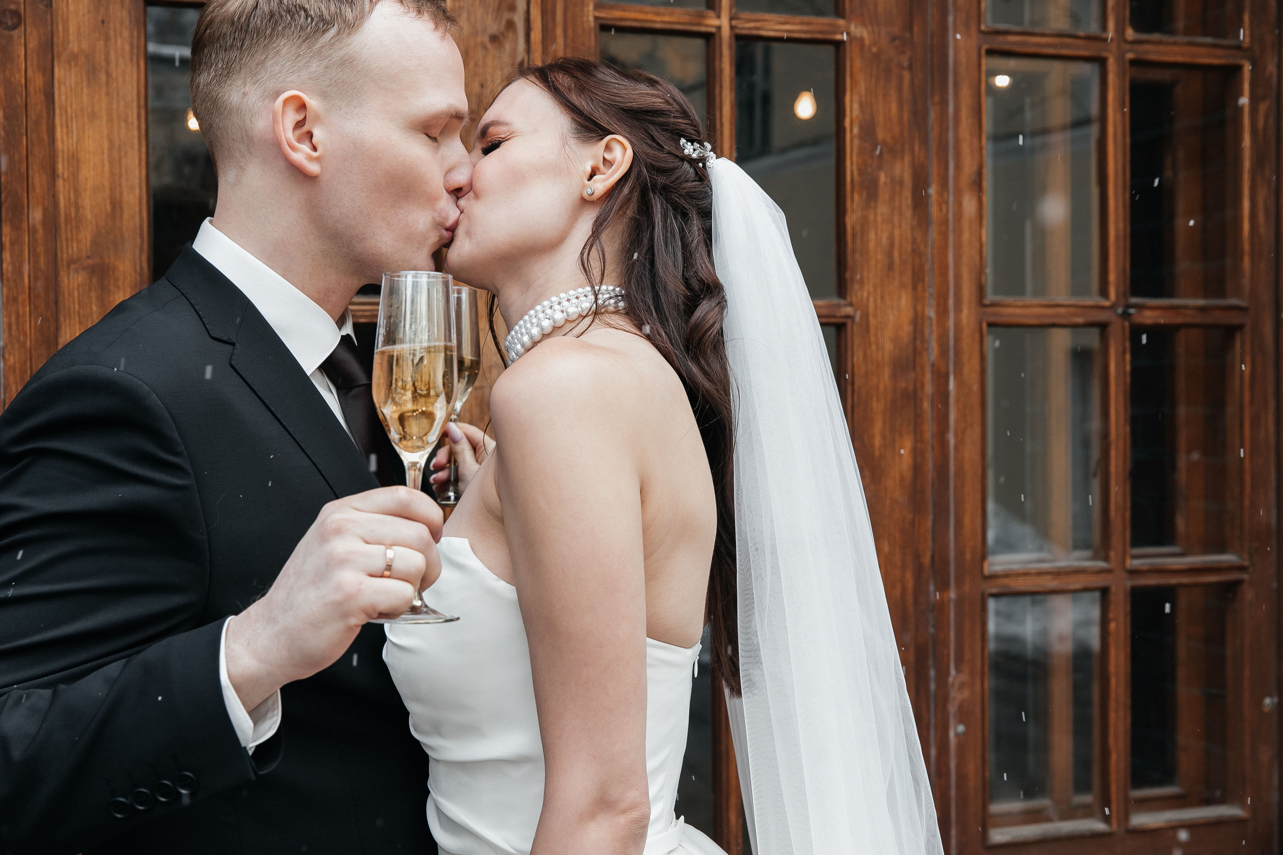 Свадьба зимой в Якиманка hall, отель Кадешевская, усадьба Роден. Свадебный фотограф в Москве Элина Ларченкова. Фото, которые цепляют