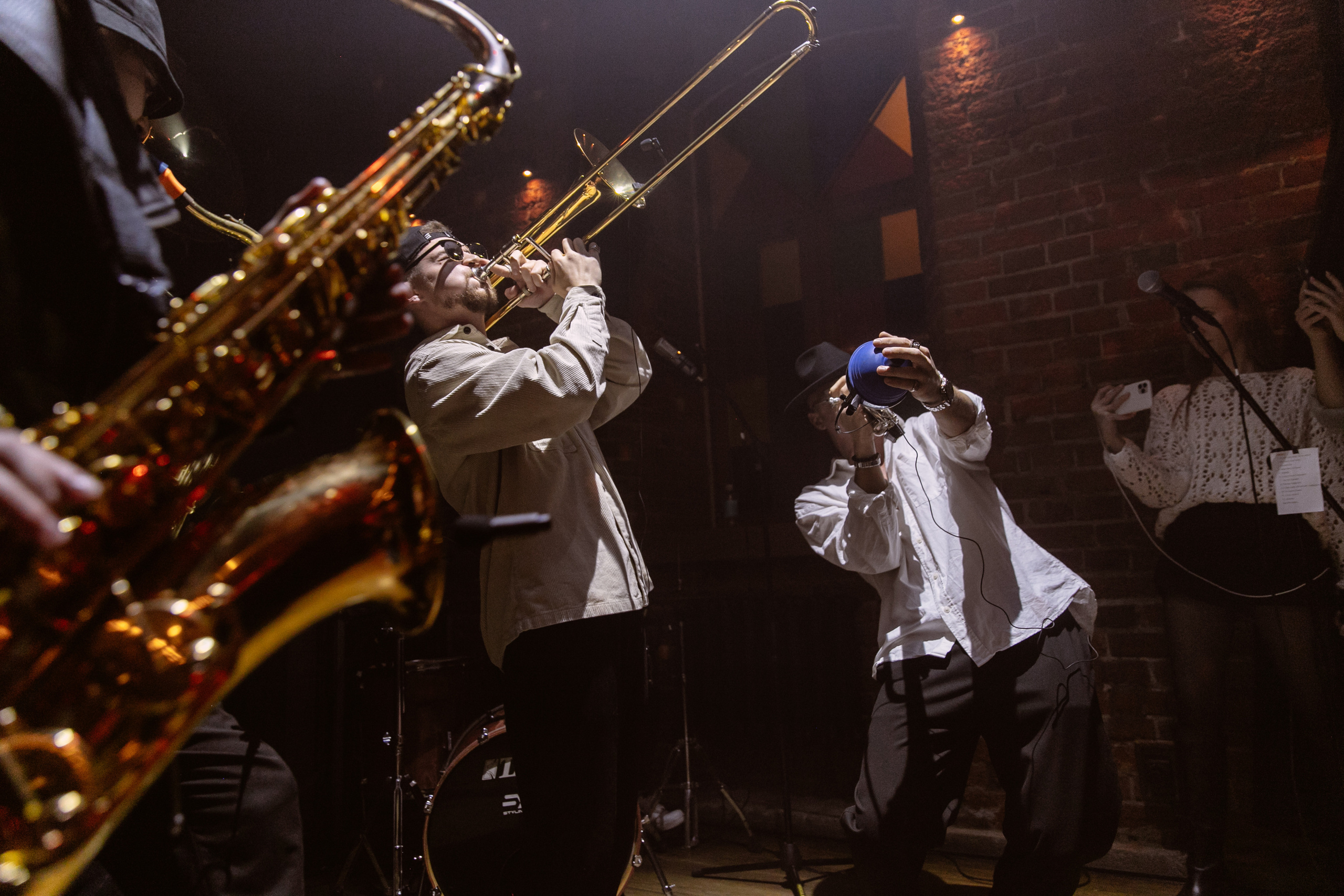 Концерт кавер-группы Mad Brass Band. Свадебный фотограф в Москве Элина Ларченкова. Фото, которые цепляют
