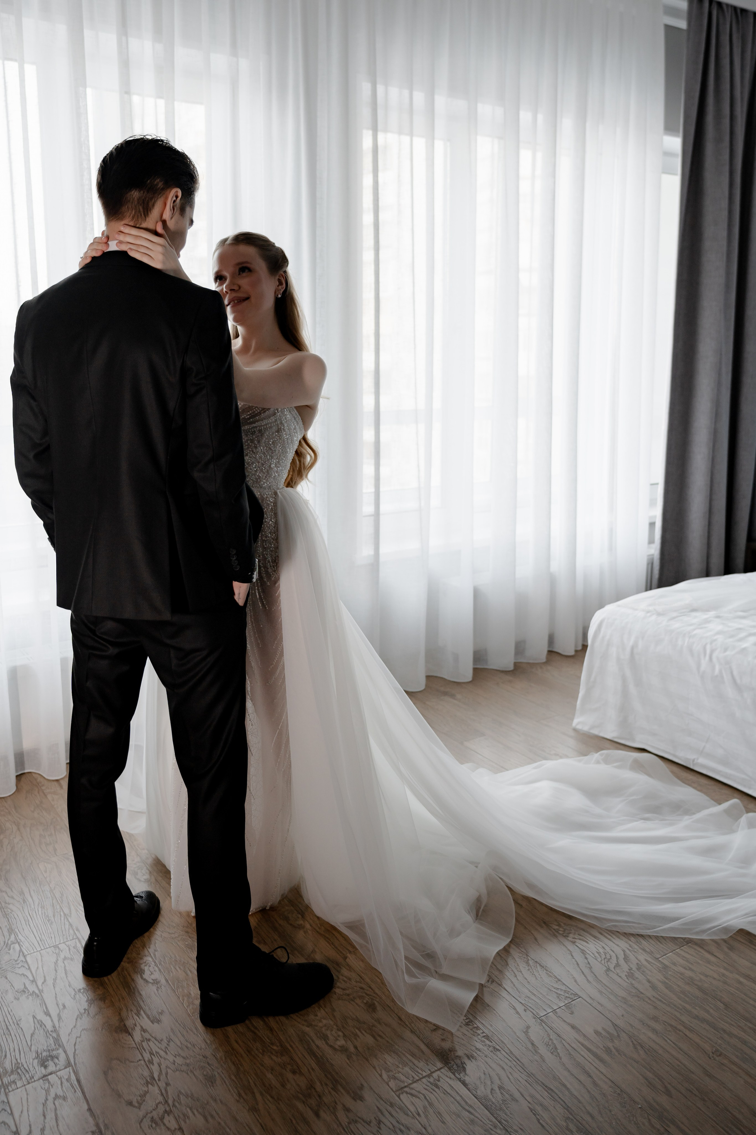 СВАДЕБНАЯ СЬЕМКА СБОРОВ В ОТЕЛЕ И ВЫЕЗД НА ЦЕРЕМОНИЮ (СНЯТО В СИБИРЕ В НИЖНЕВАРТОВСКЕ)М. Профессиональный фотограф, Санкт-Петербург — Виктория Богомолова