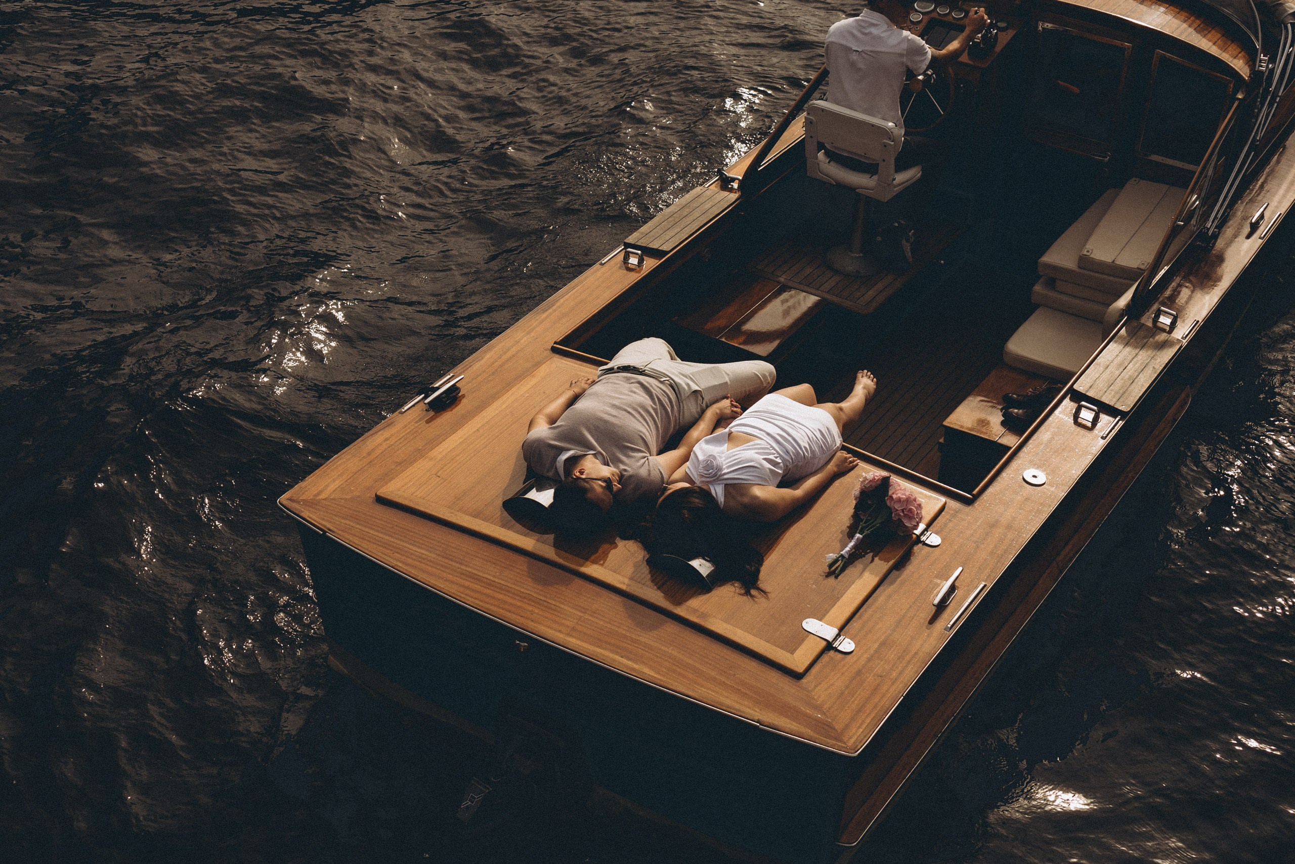 СВАДЕНБНАЯ СЬЕМКА НА КАТЕРЕ ПО КАНАЛАМ САНКТ-ПЕТЕРБУРГА И В АКВАТОРИИ НЕВЫ. Профессиональный фотограф, Санкт-Петербург — Виктория Богомолова