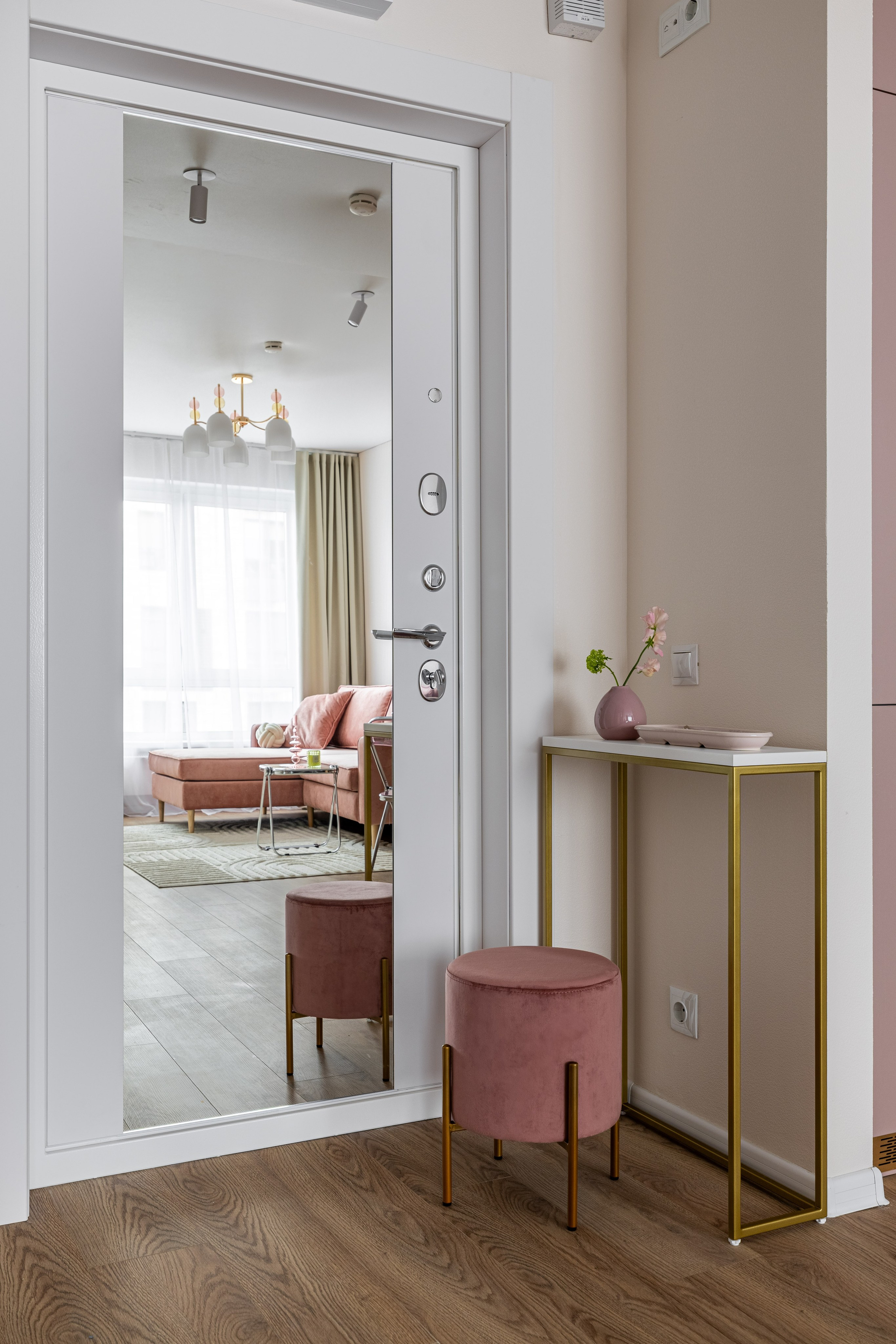 Леденцовый контемпорари с элементами глэм-софт. Veselinskiy| Интерьерный фотограф | Москва