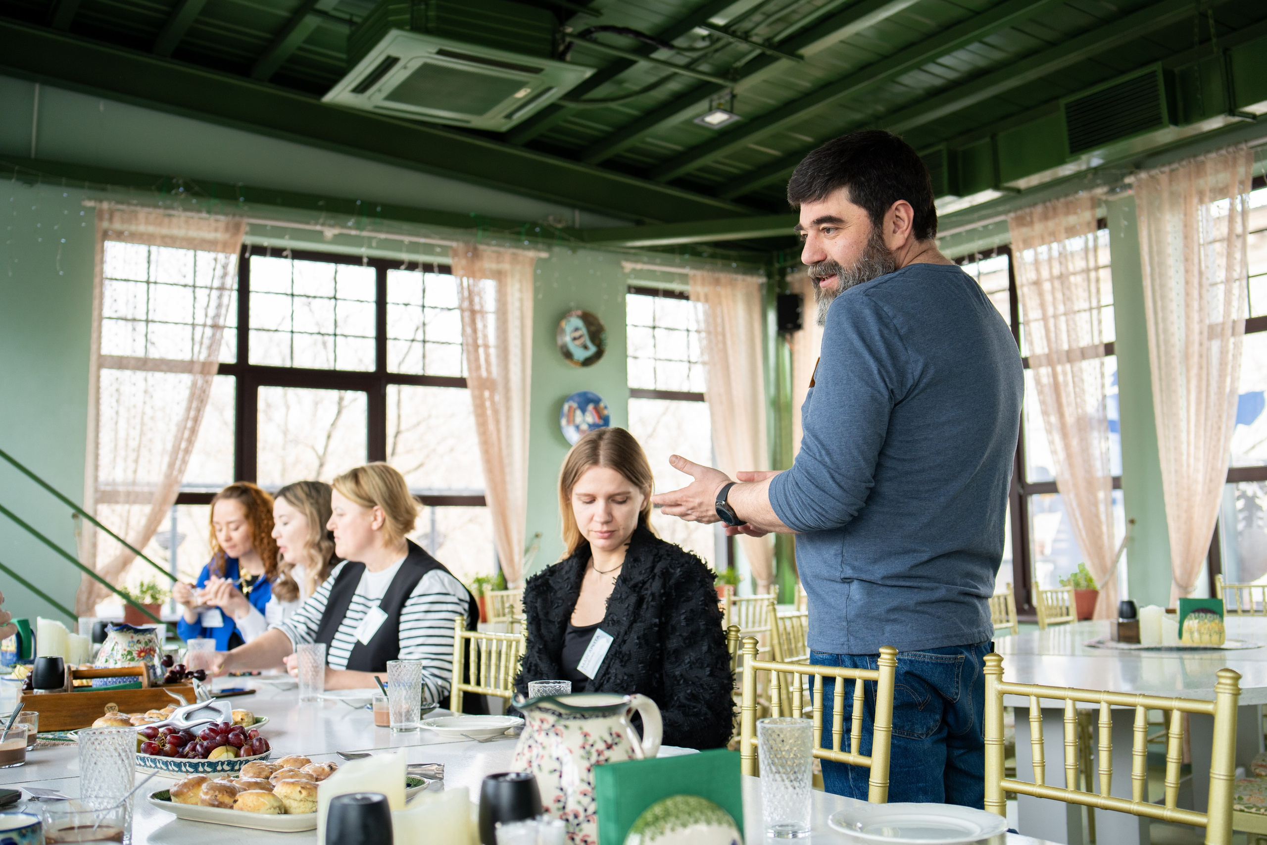 Бизнес — завтрак в «Королях и Капусте». Фотограф Иван Шабунов
