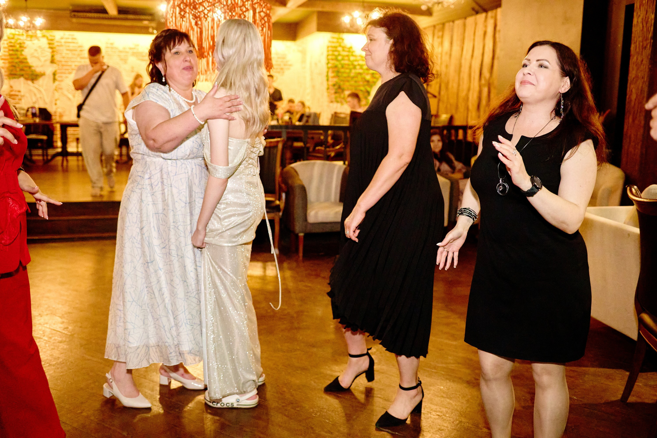 Выпускной 35 Сош. Фотограф Выпускные альбомы Таганрог Сергей Коробченко