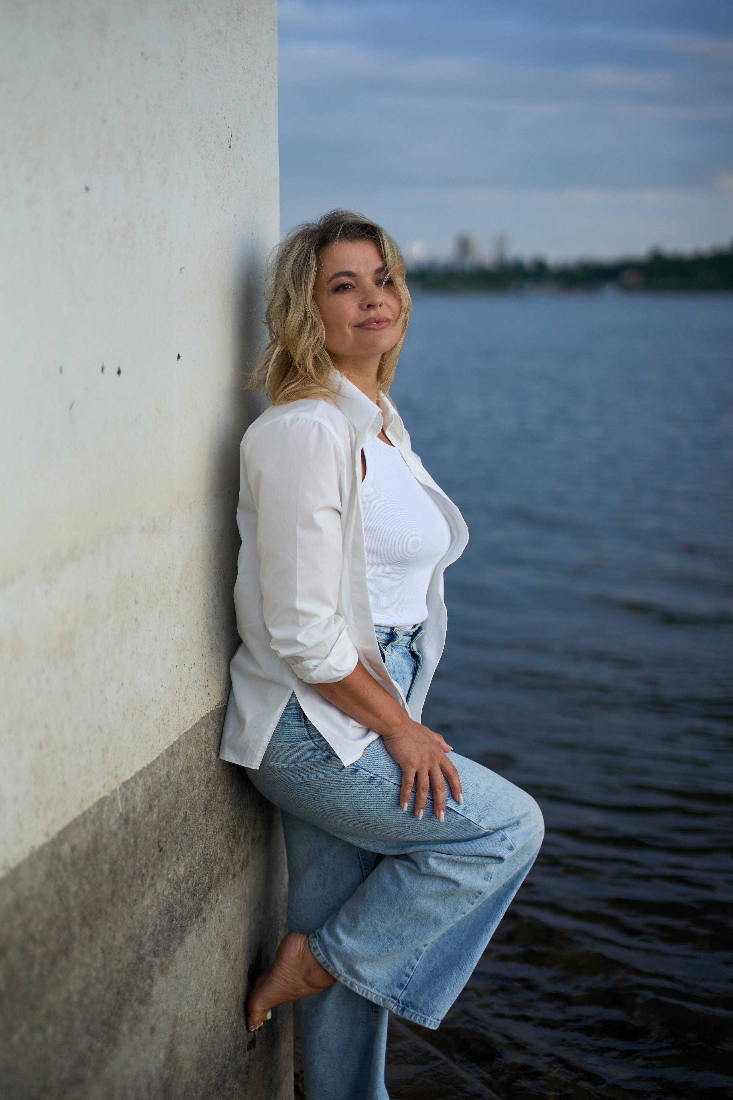 Фотосессия на закате под бугринским мостом. Репортажный и женский фотограф в Новосибирске