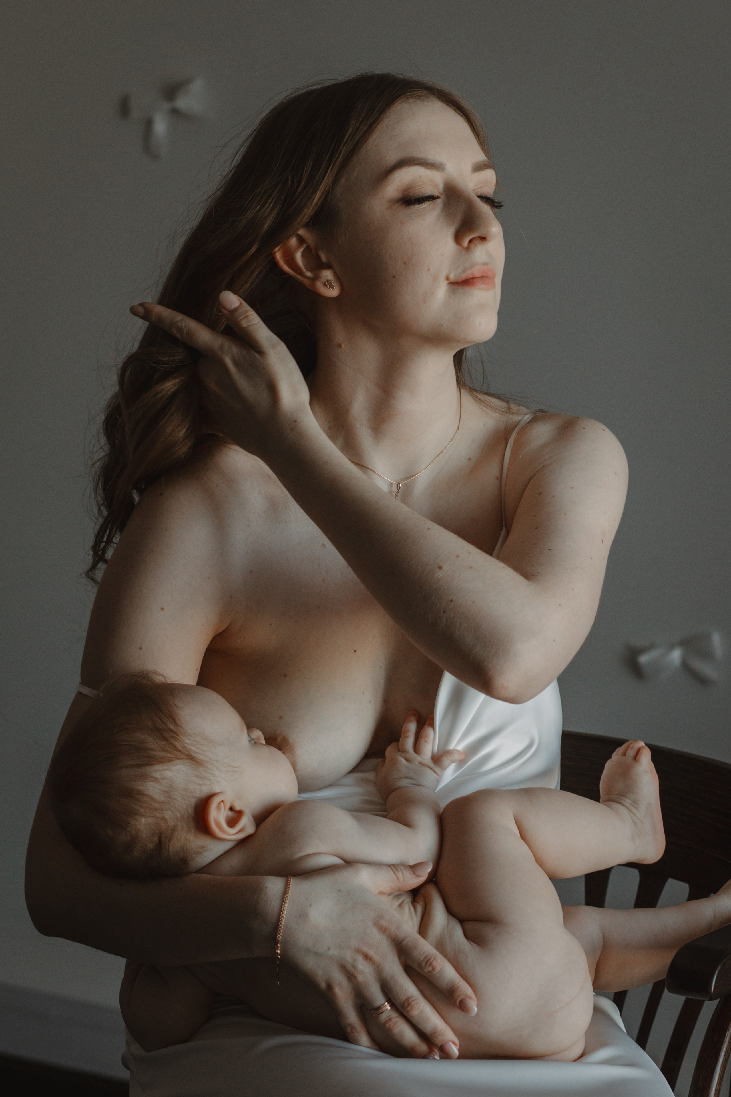 Мама дочки. Фотограф Новый Уренгой I Ньюборн I Фотограф материнства I ЯНАО