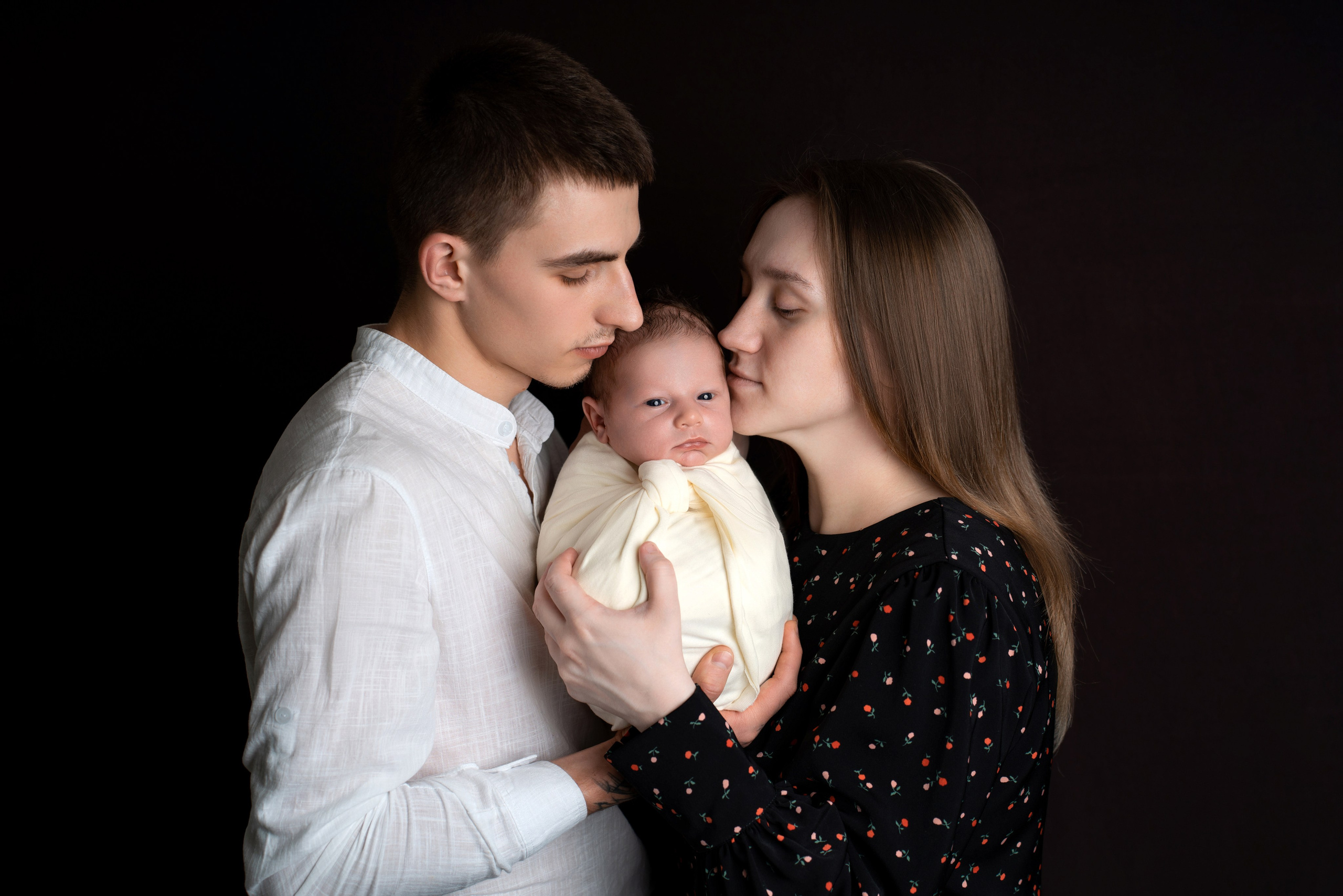 Фото с родителями/Макроснимки. Фотограф новорожденных Оренбург и свадебный фотограф Оренбург