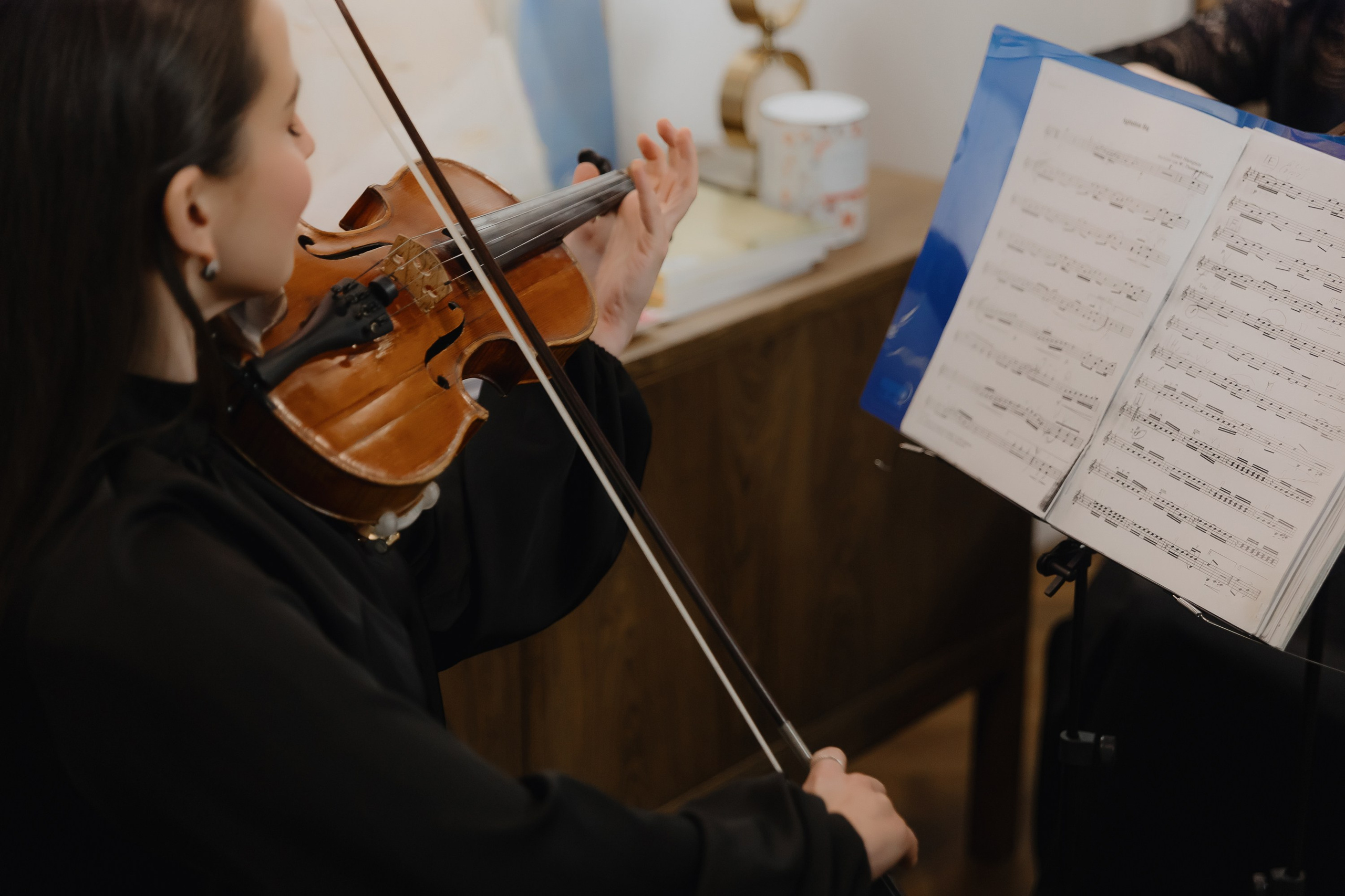 Открытие нового пространства интерьерного салона L. DECO в феврале 2025. L. Deco интерьерный салон. Краски/обои/лепной декор