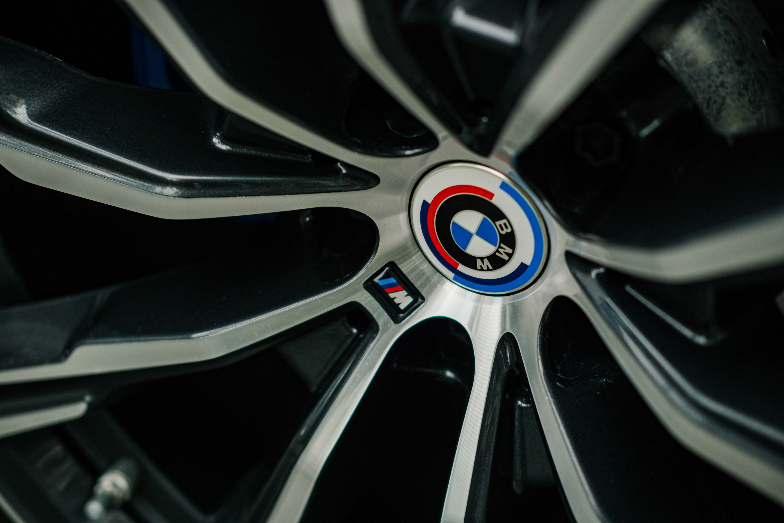 Профессиональная фотосессия BMW X5 в&nbsp;Новосибирске. Автомобильный фотограф Чанчин Владимир: детальные снимки кузова, интерьера и&nbsp;динамики. Съемка автомобиля для продажи