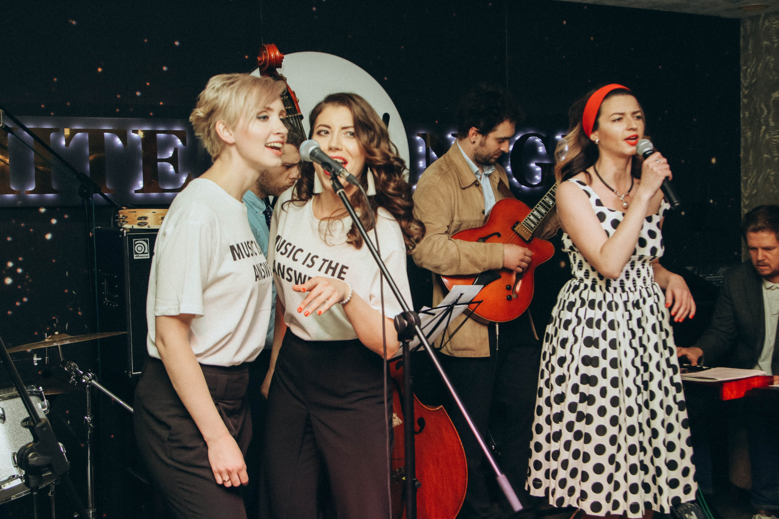 Концерт в ресторане White Night Music Joint. Репортажный фотограф во Всеволожске и Санкт-Петербурге Владимир Капустин