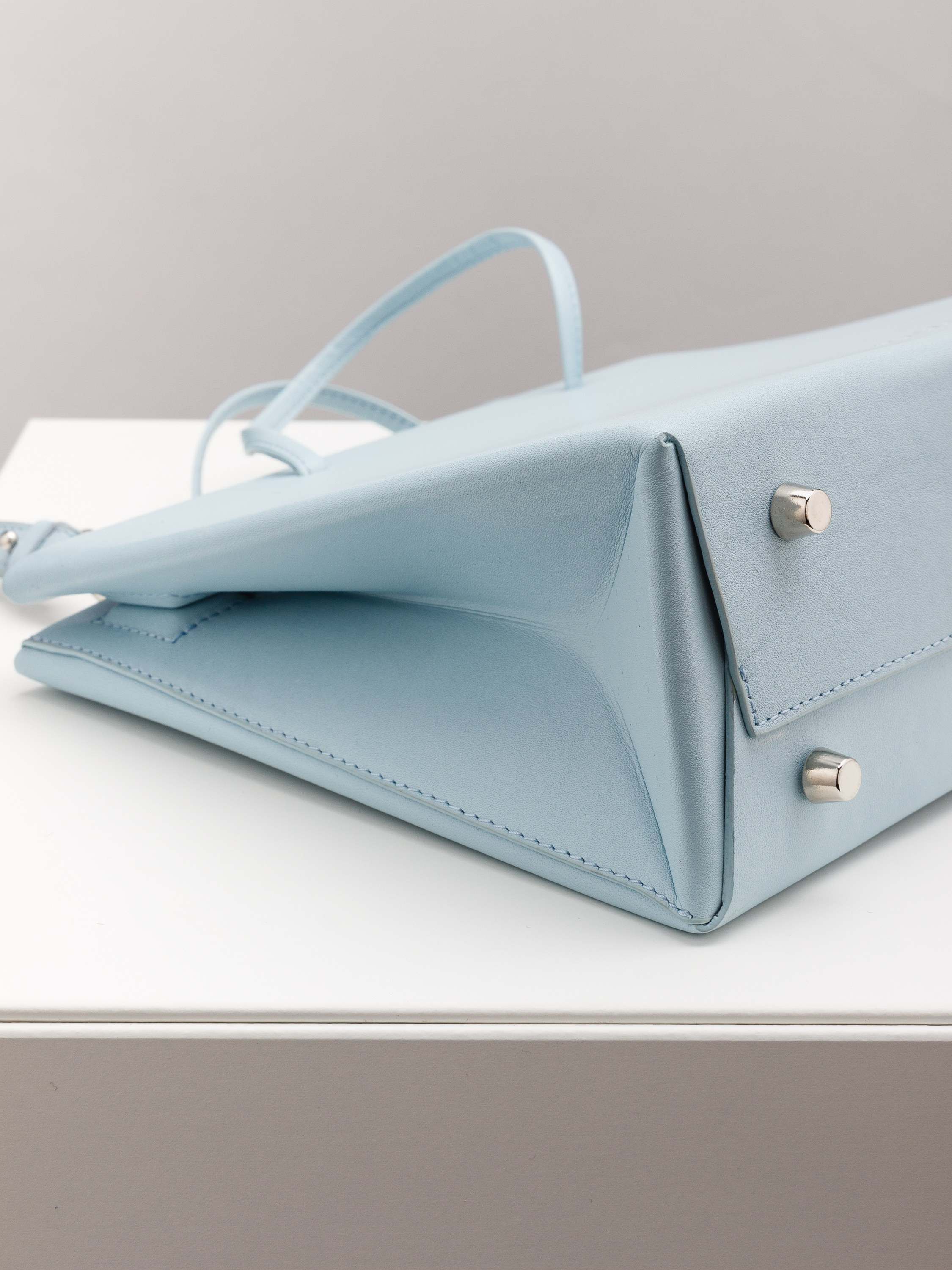 Фотосъёмка сумок и кошельков для маркетплейсов. Профессиональный фотограф в Санкт-Петербурге. Сергей Пушкин