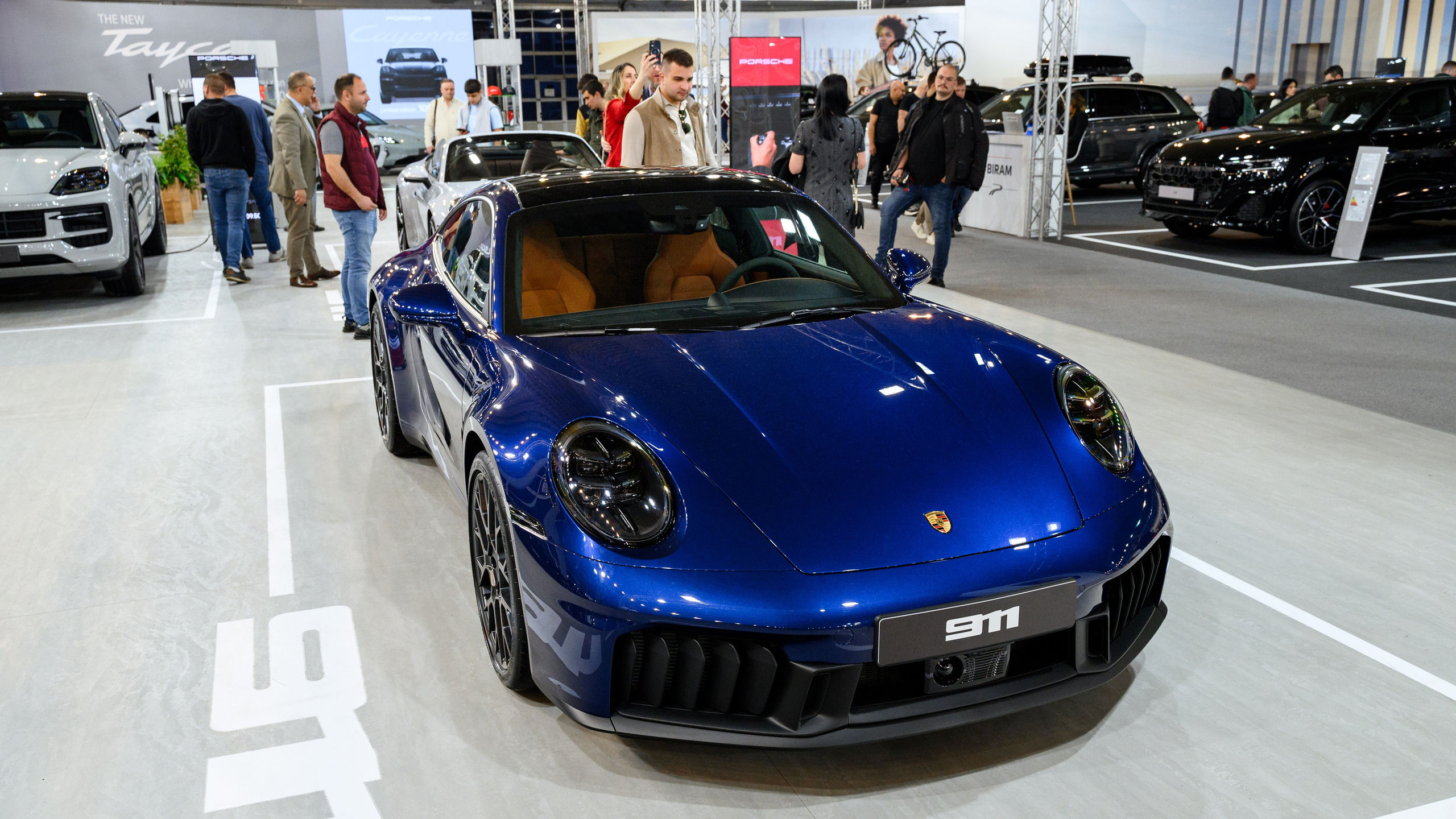 56-й Международный автосалон в Белграде. Елена Чеснокова спортивный фотограф во Владимире и Белграде