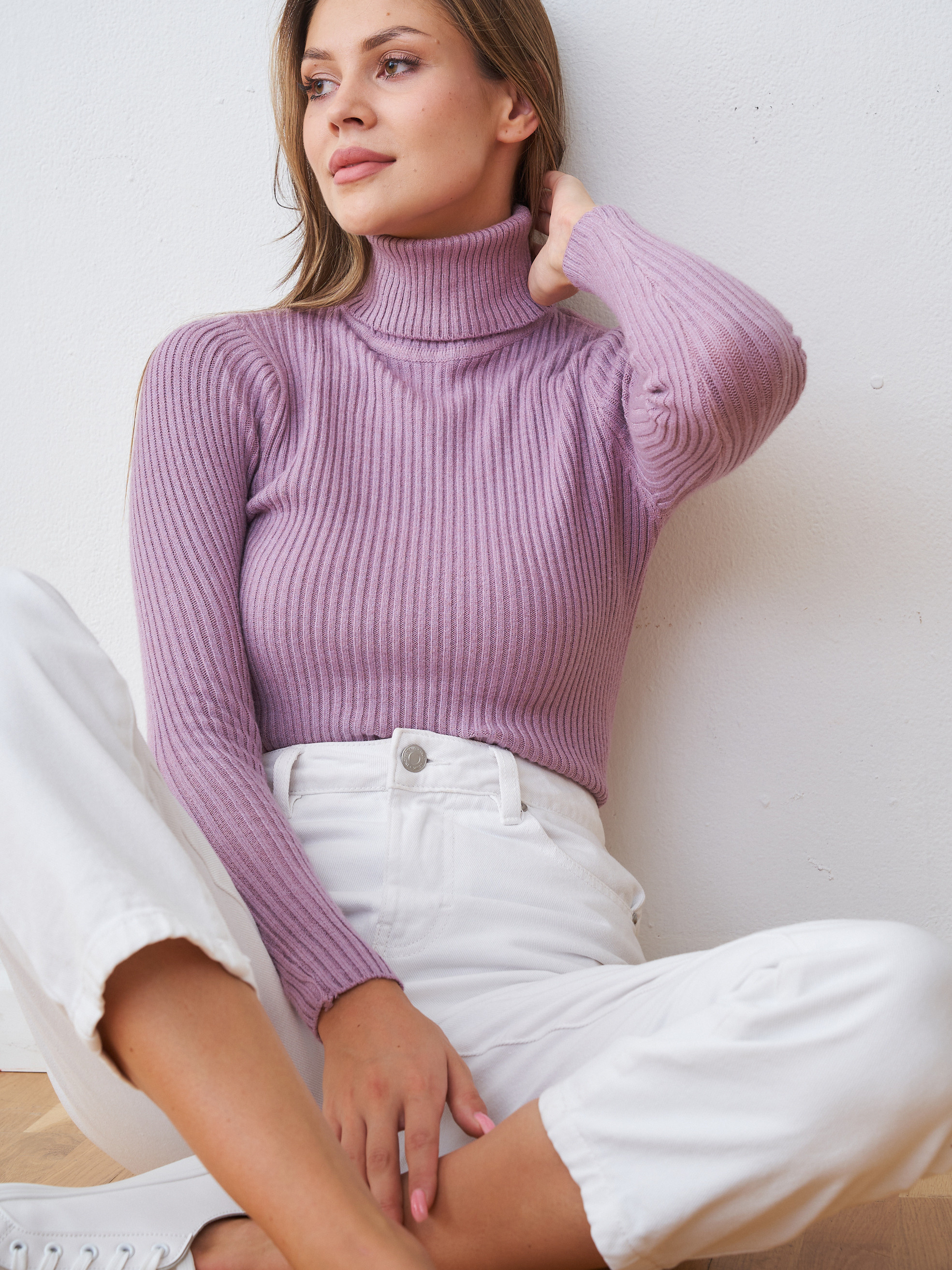 ПРИМЕРЫ РАБОТ: футболки, блузки, водолазки, топы, майки, рубашки. Контент для маркетплейсов и соцсетей. Фото и видео съемка