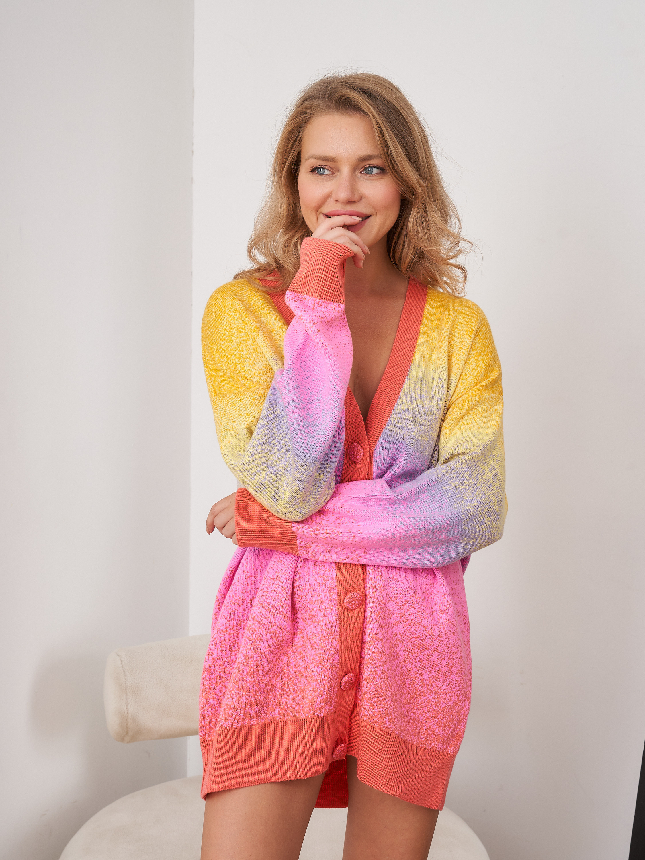 ПРИМЕРЫ РАБОТ: вязаная одежда, свитеры, кардиганы. Контент для маркетплейсов и соцсетей. Фото и видео съемка