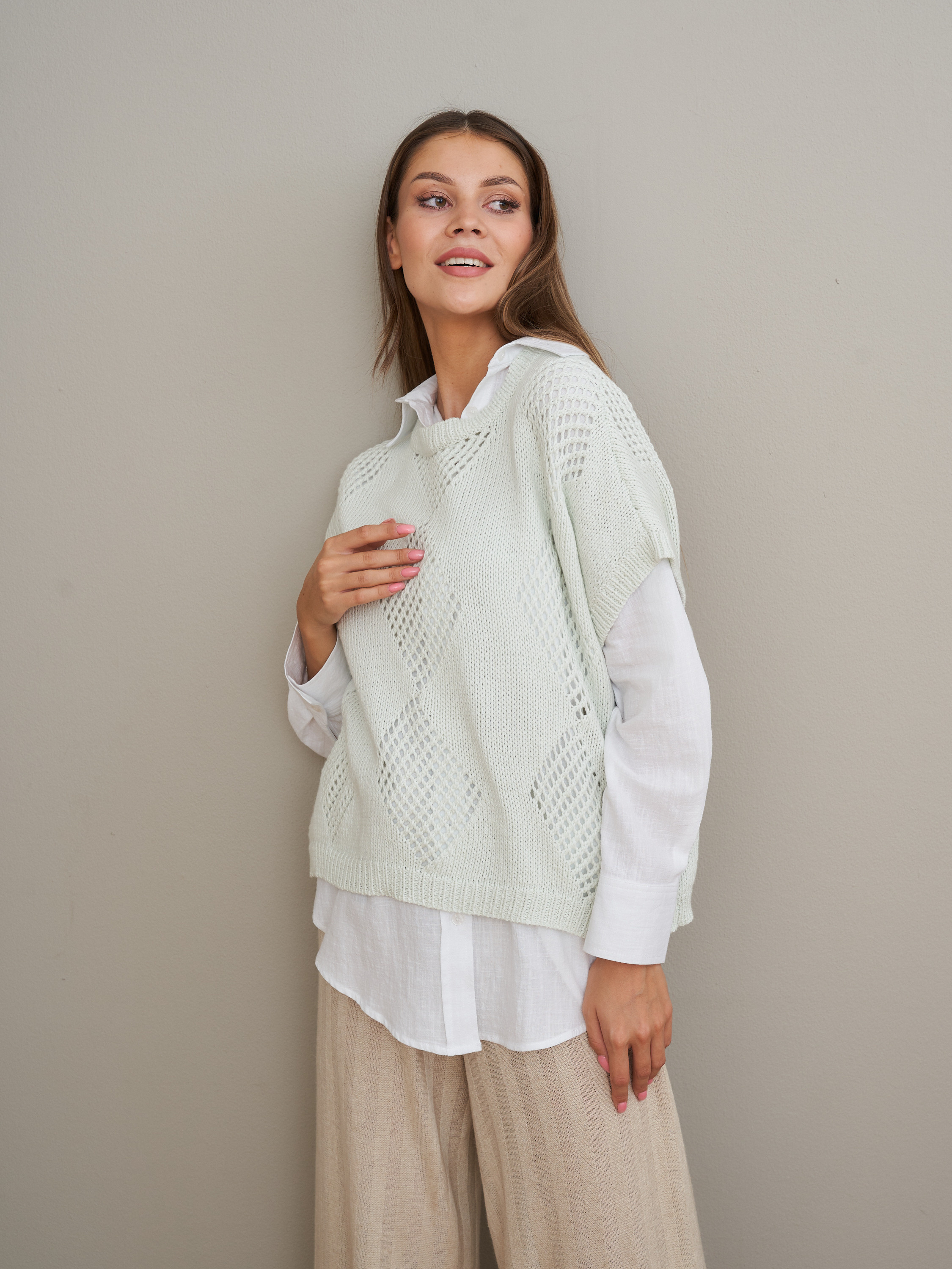 ПРИМЕРЫ РАБОТ: вязаная одежда, свитеры, кардиганы. Контент для маркетплейсов и соцсетей. Фото и видео съемка