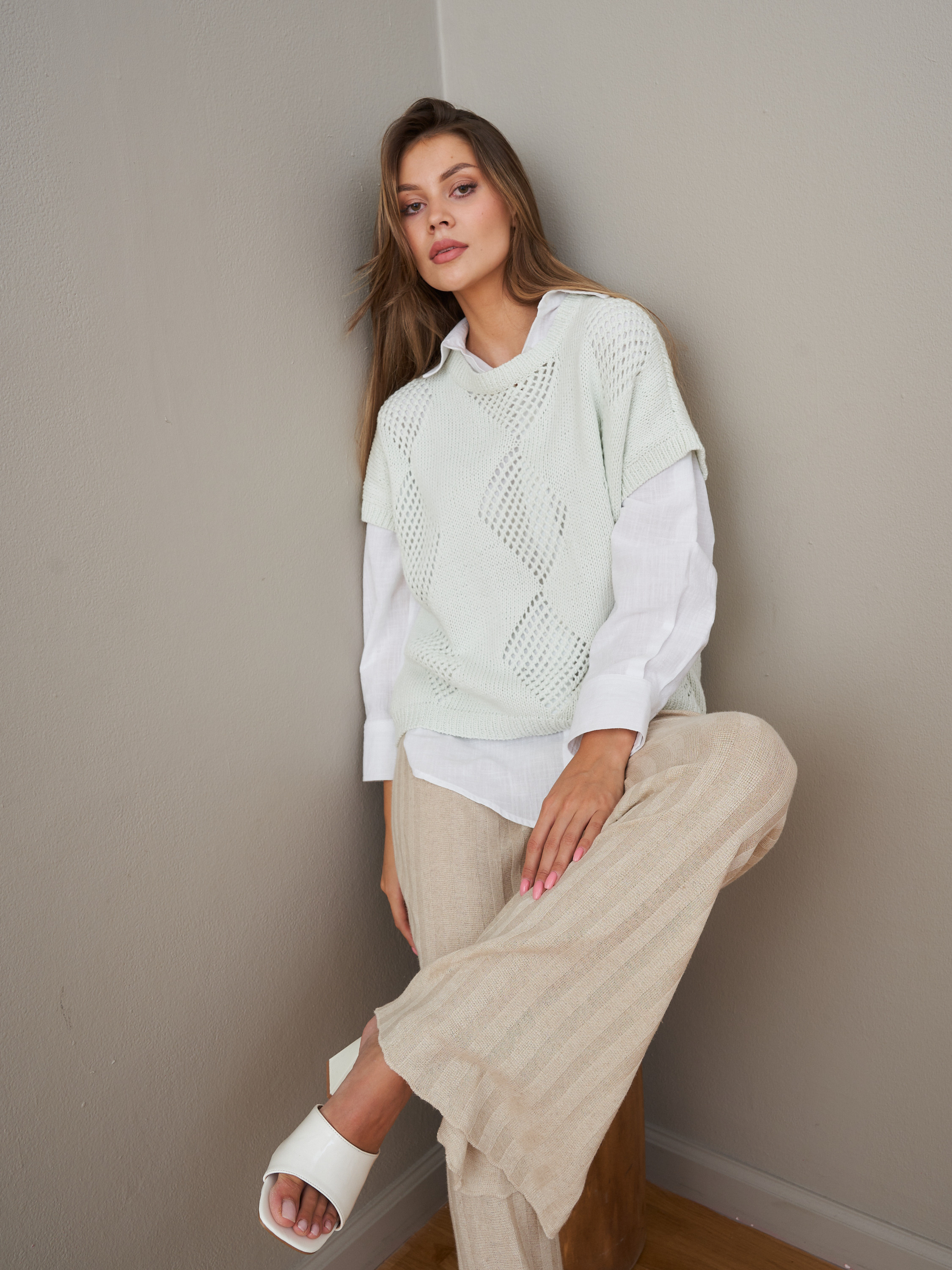 ПРИМЕРЫ РАБОТ: вязаная одежда, свитеры, кардиганы. Контент для маркетплейсов и соцсетей. Фото и видео съемка