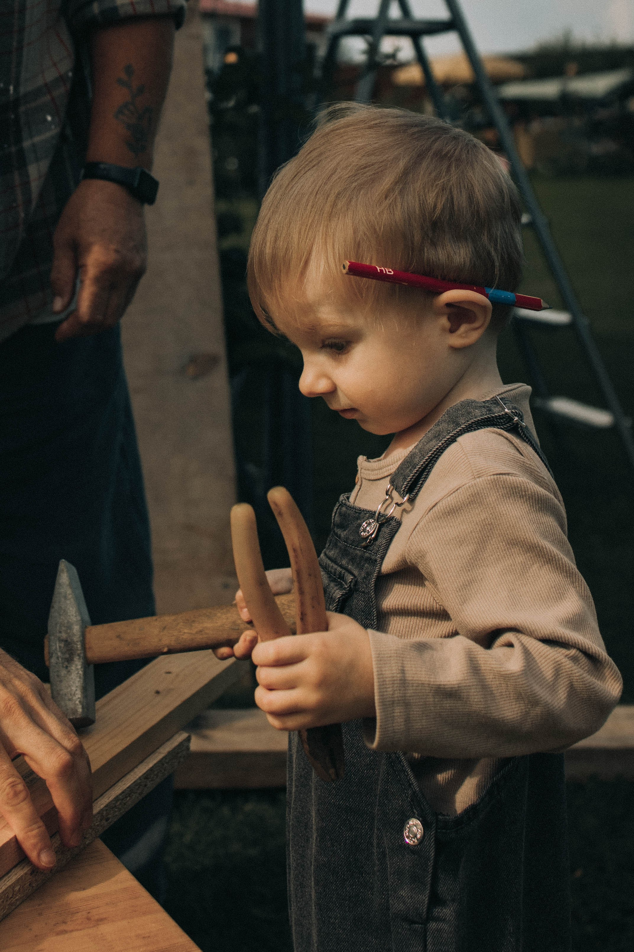 Стройка с дедом. Фотограф lifestylе в Москве Пшеничная Анастасия
