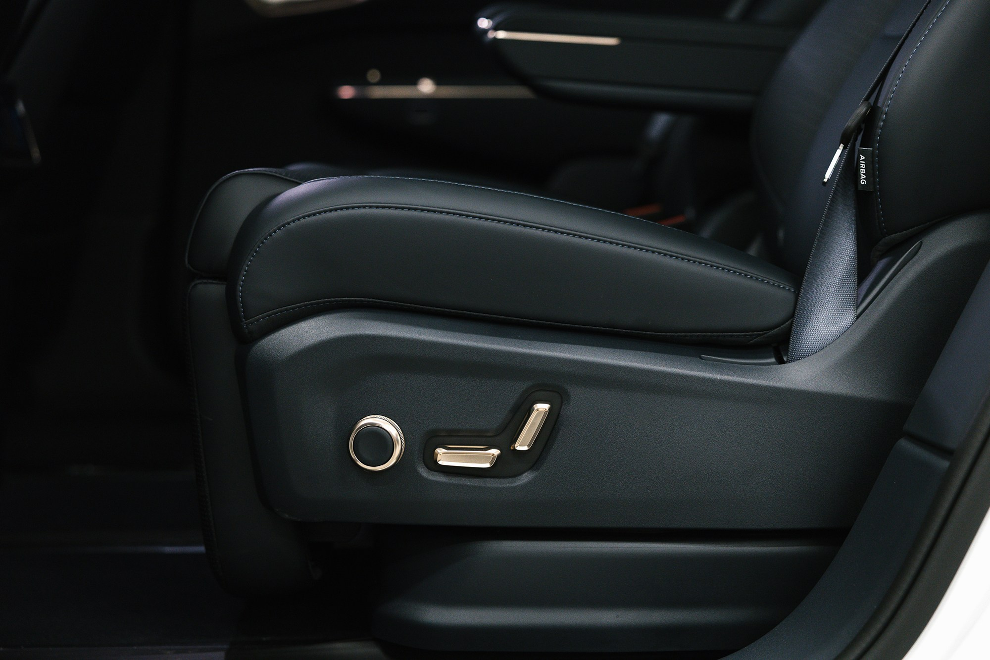 Lynk & Co 900 Ultra 2,0hyb 4WD AT (734 л. с.). Автосалон «Х-Авто»