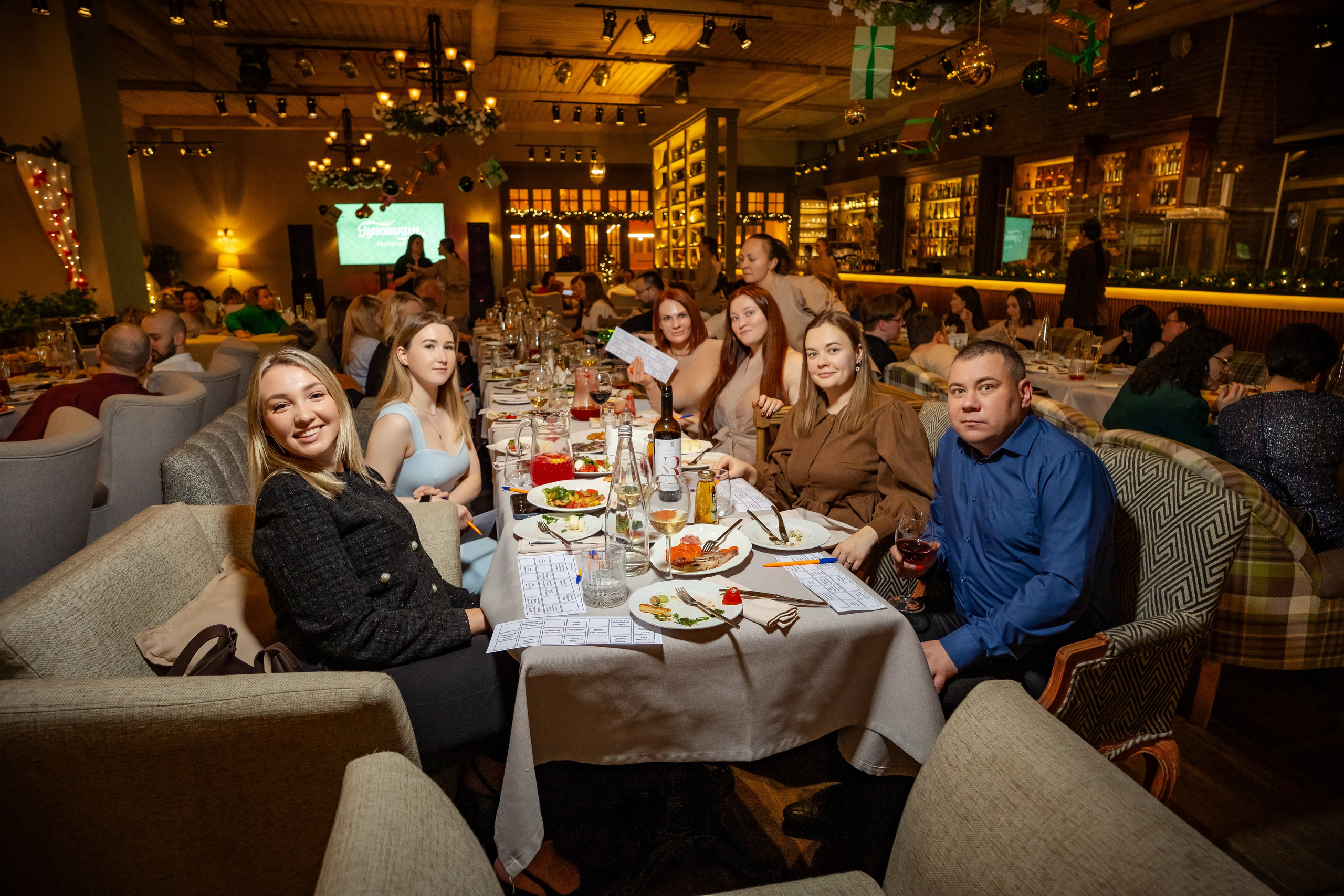 Сборные корпоративы в ресторане «Плюшкин» Декабрь 2025. Фотограф Александр Вишняков