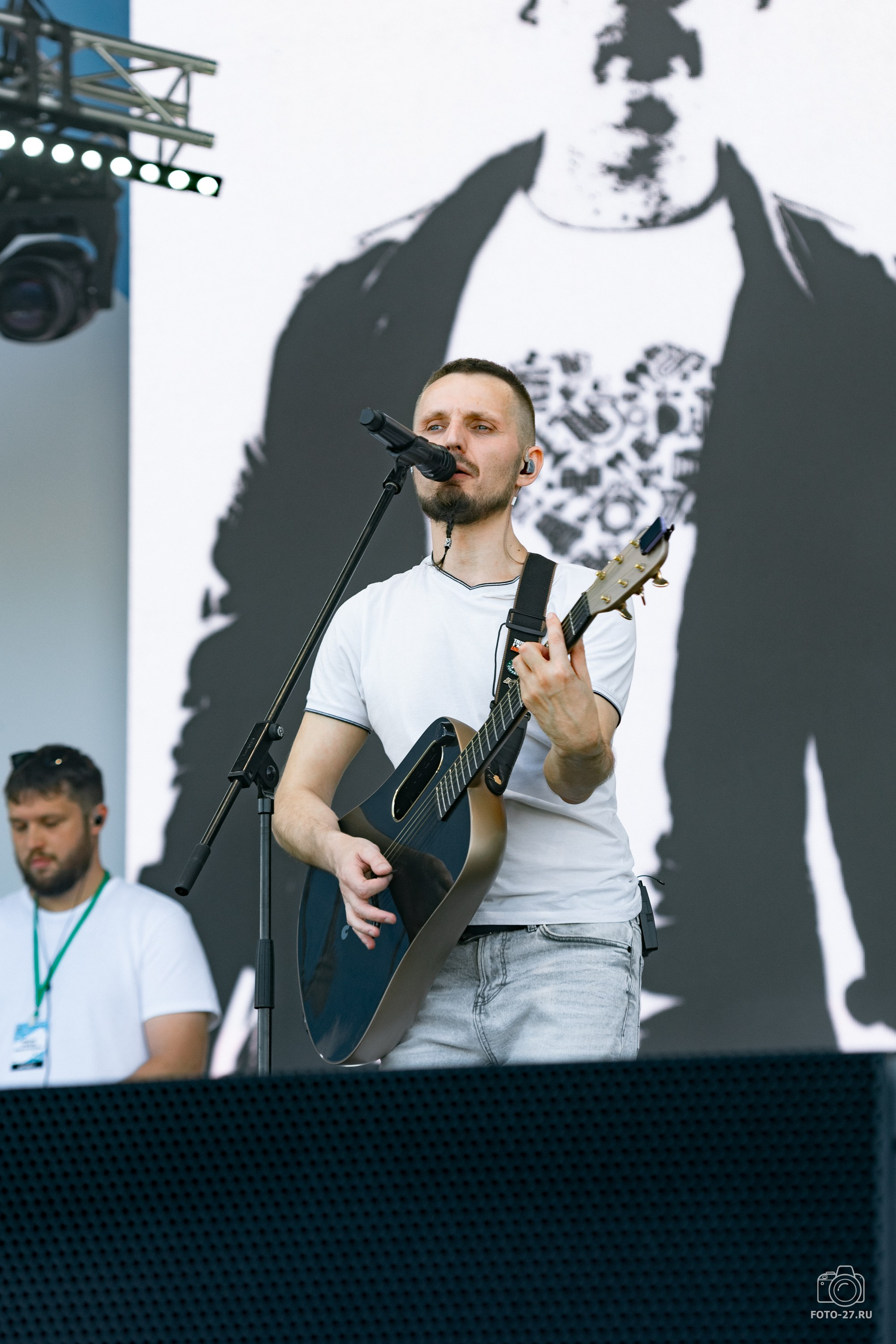 Антон Курдюмов фотограф в Хабаровске Рина Курдюмова фото27 foto27 Антон Дорофеев репортажный репортаж документалист Тони и Рина фотосоздатели ПаПаРоК Рок над Амуром 2024 фестиваль Хабаровск