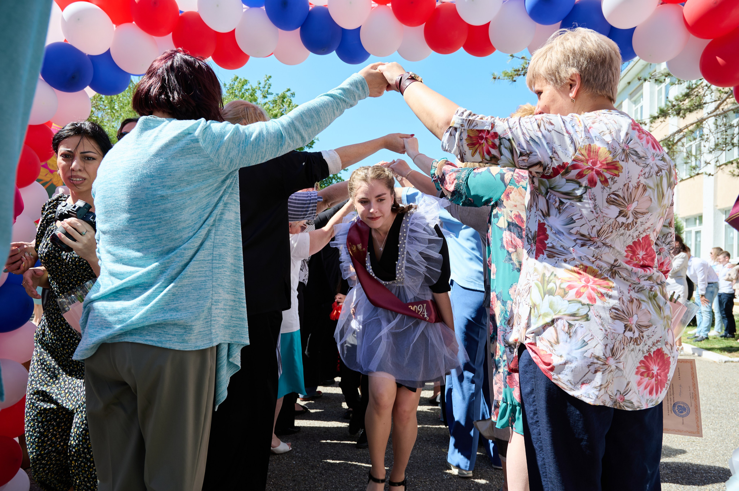Последний звонок. Жизнь курорта Кабардинка в фотографиях