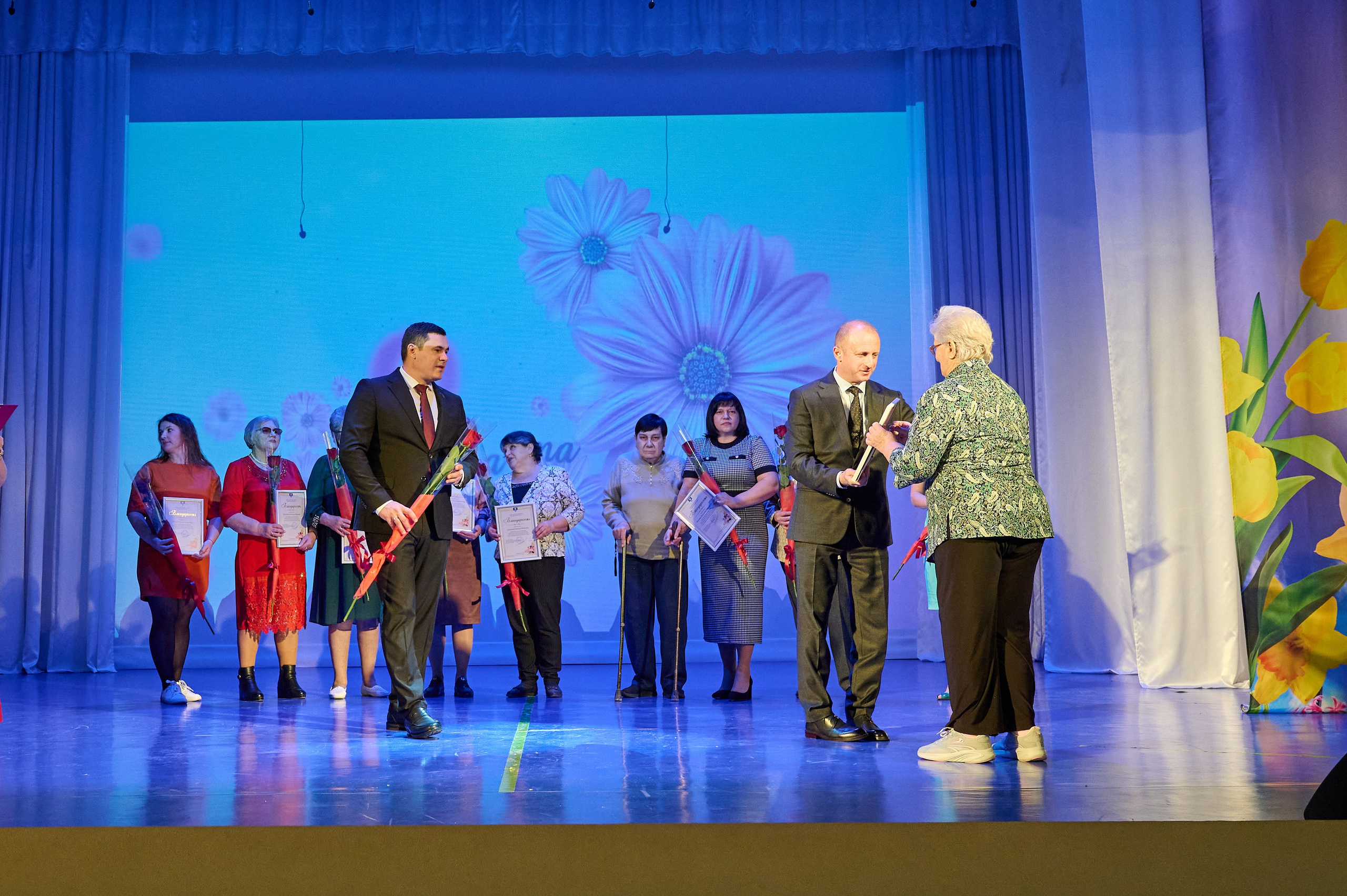 8 марта в Марьиной роще. Жизнь курорта Кабардинка в фотографиях