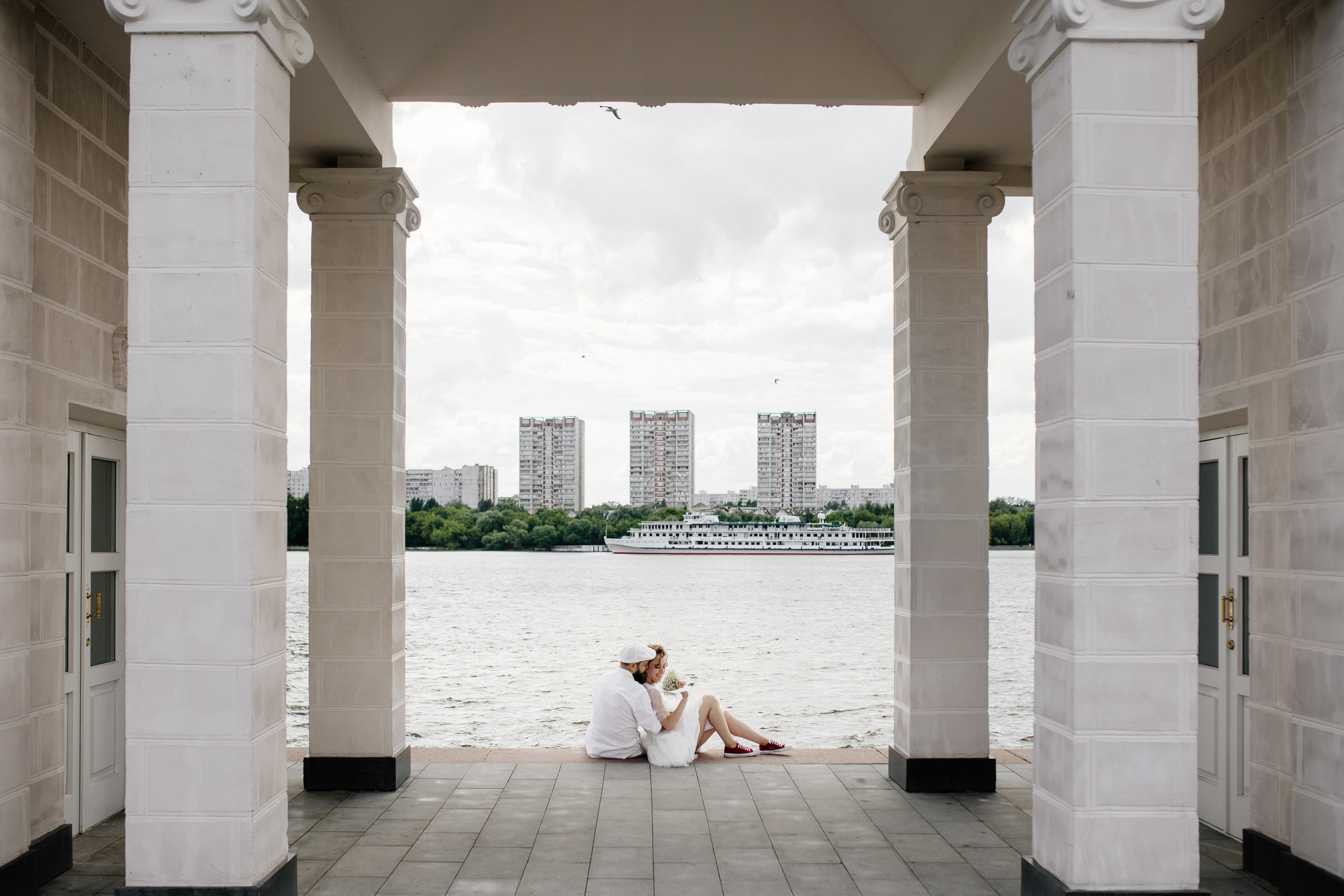 Свадьба на стадионе Спартак Лукойл Арена, свадьба на Северном речном вокзале, свадьба в метро, новые адреса счастья. Свадебный и семейный фотограф Екатерина Иванова