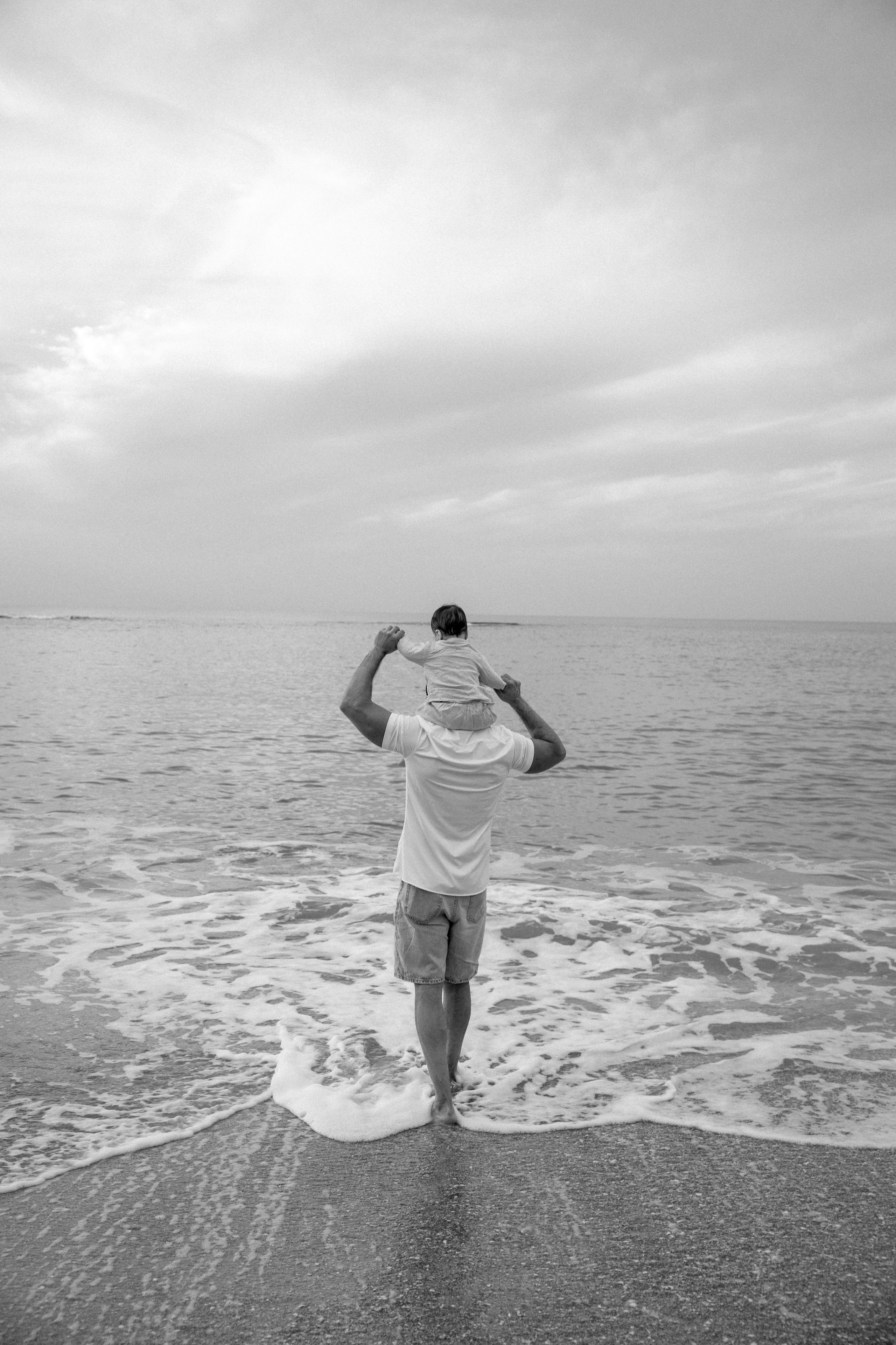 First year family photos near the sea. Главная