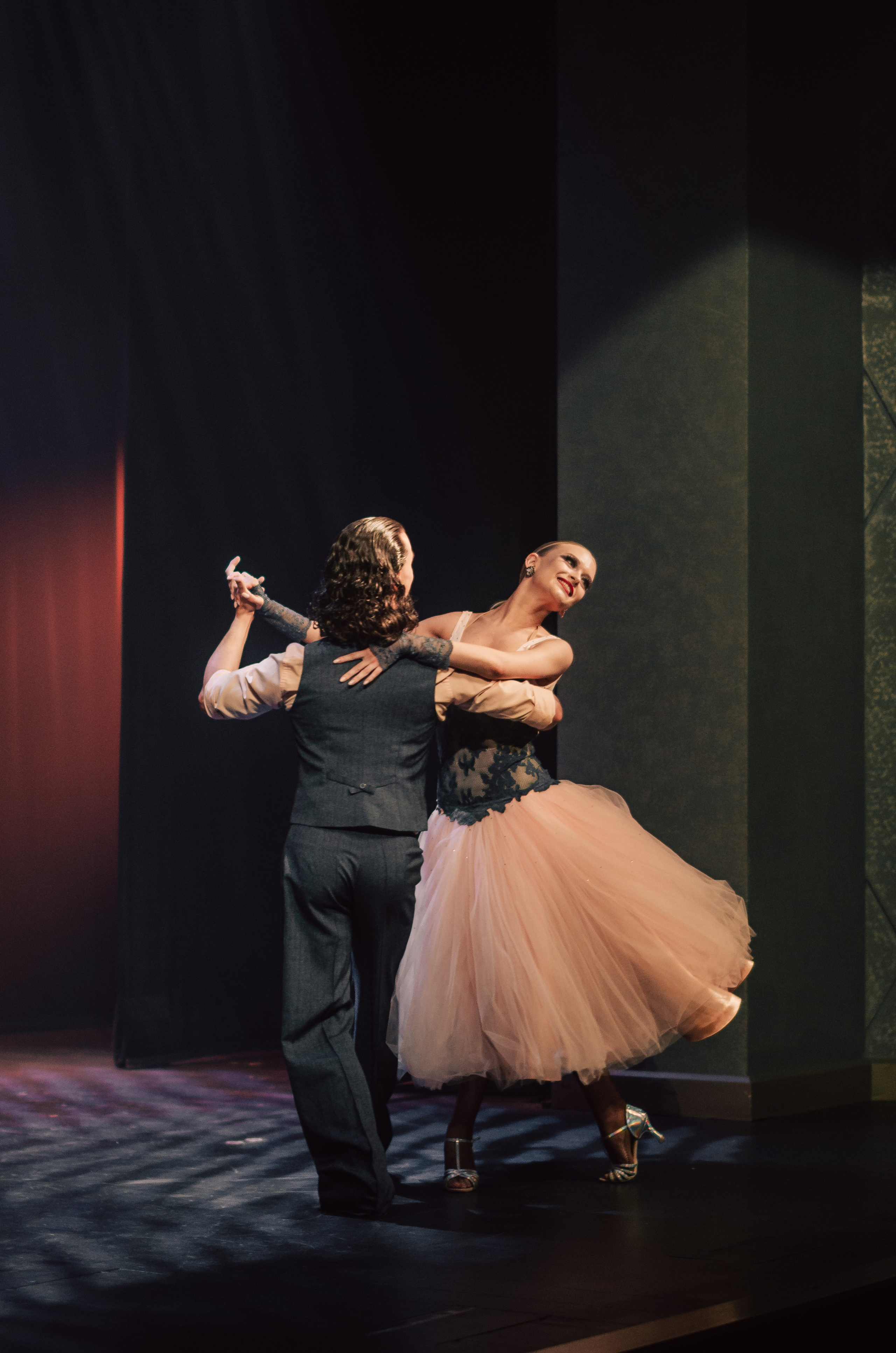 Фоторепортаж танцевального мероприятия. Денисова Аля — фотограф для парных съемок и индивидуальных историй в Барнауле