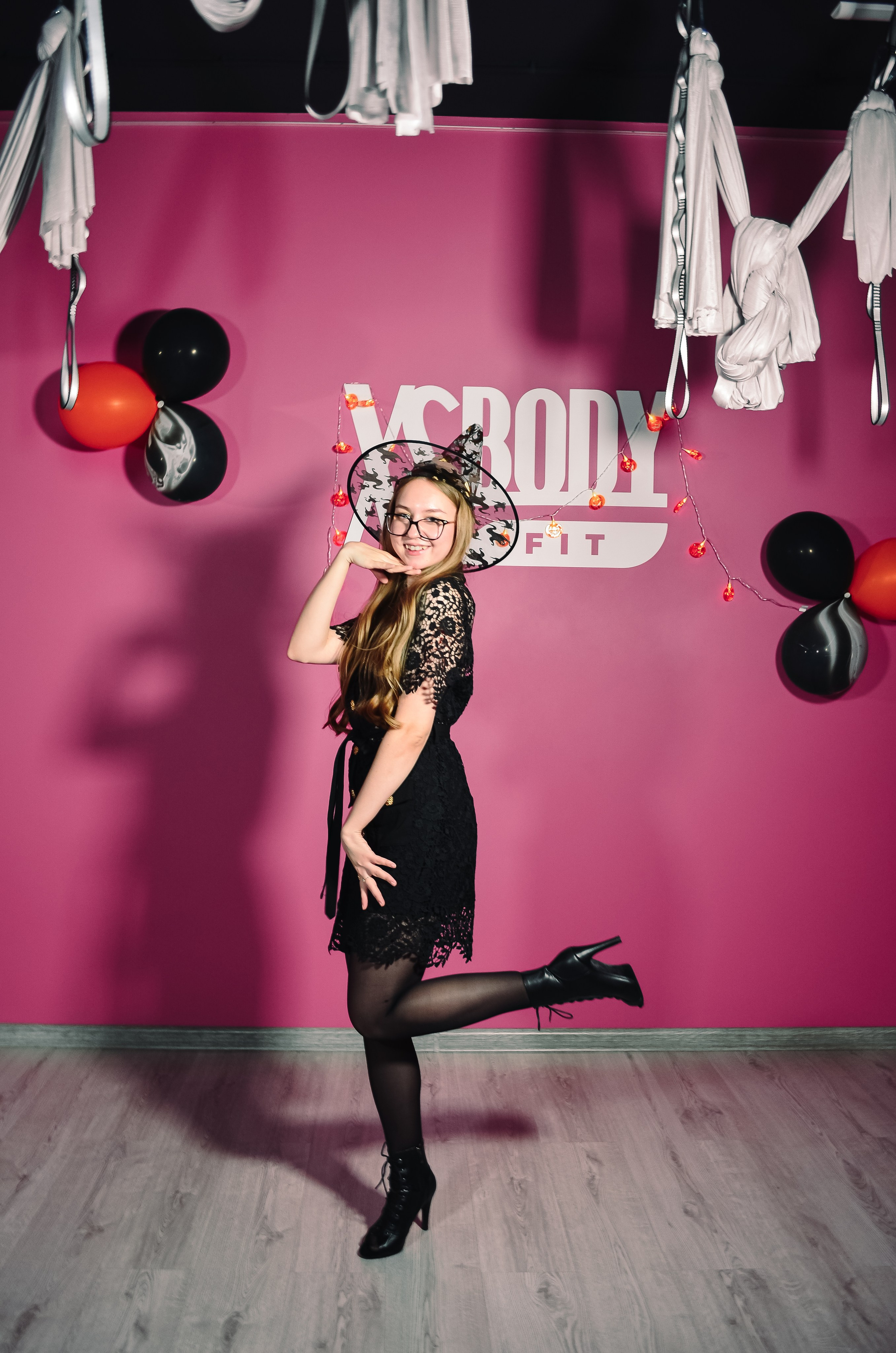 Фоторепортаж мероприятия в фитнес-клубе. Денисова Аля — фотограф для парных съемок и индивидуальных историй в Барнауле