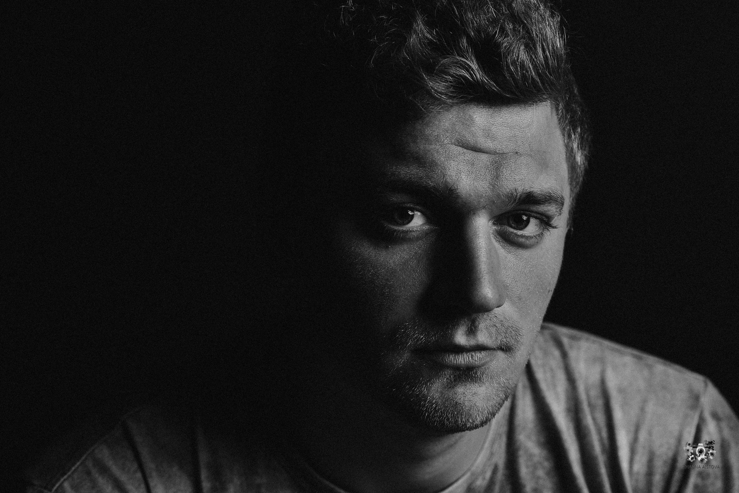 Чб портреты в Туле. Портретный, семейный, свадебный фотограф. Бизнес, контент съёмка. Тула