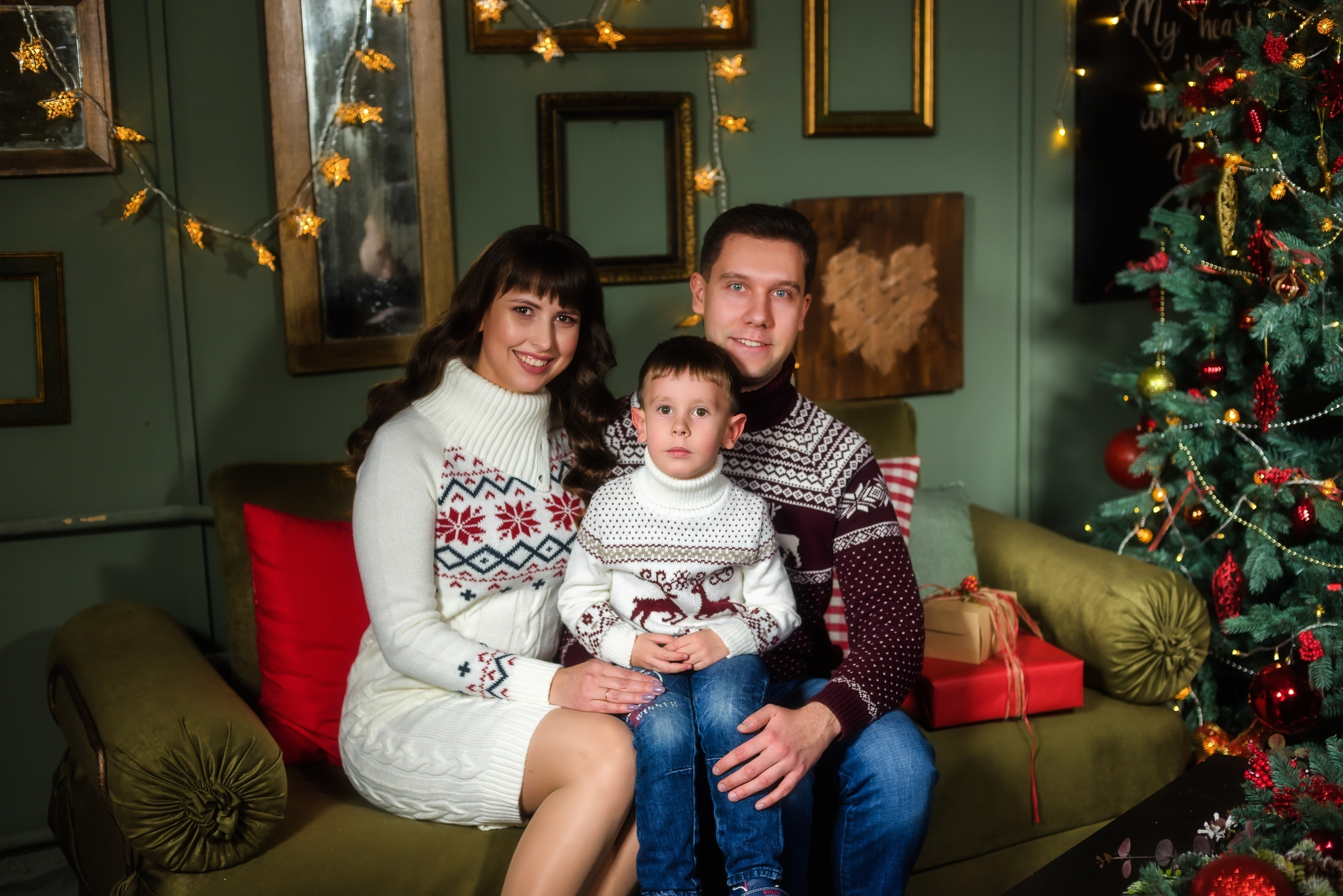 Новогодние фотосессии в Туле. Портретный, семейный, свадебный фотограф. Бизнес, контент съёмка. Тула