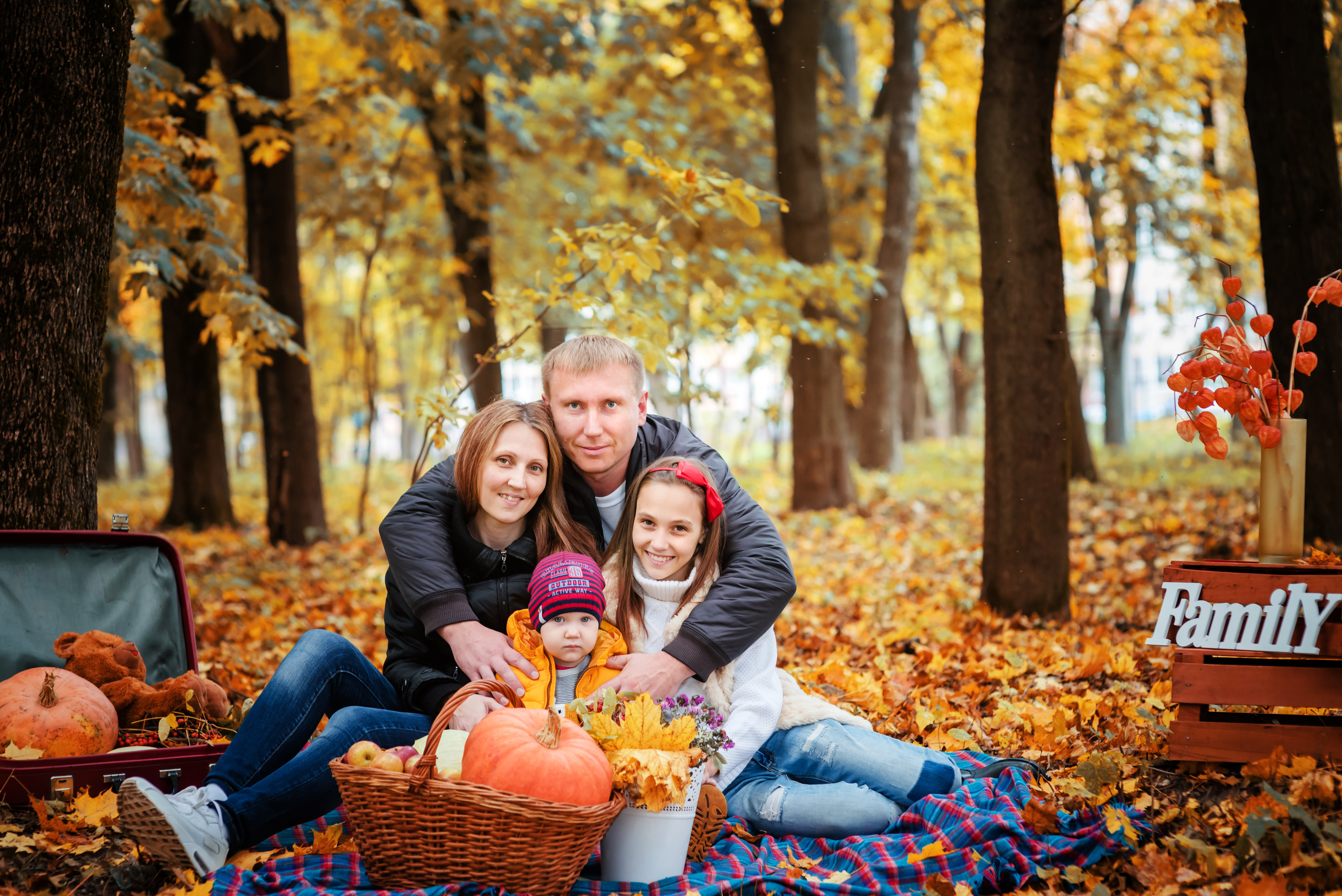 Осенние фотосессии в Туле. Портретный, семейный, свадебный фотограф. Бизнес, контент съёмка. Тула
