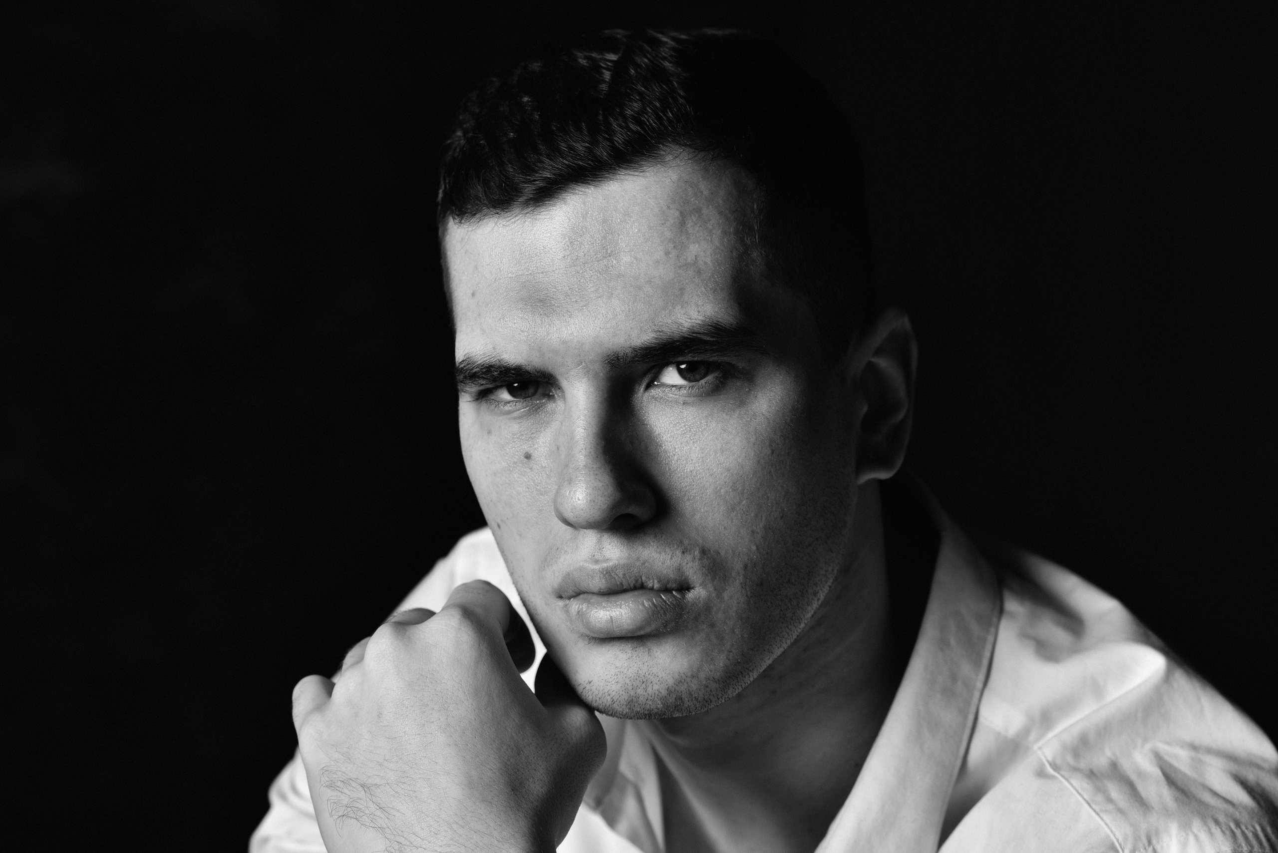 Чб портреты в Туле. Портретный, семейный, свадебный фотограф. Бизнес, контент съёмка. Тула