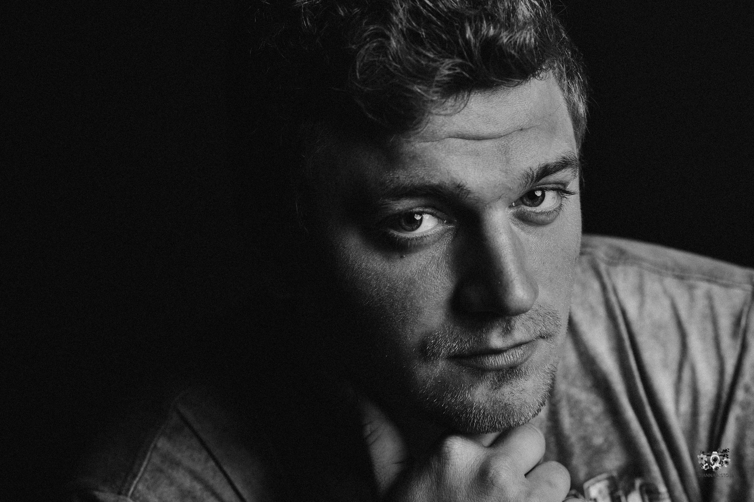 Чб портреты в Туле. Портретный, семейный, свадебный фотограф. Бизнес, контент съёмка. Тула