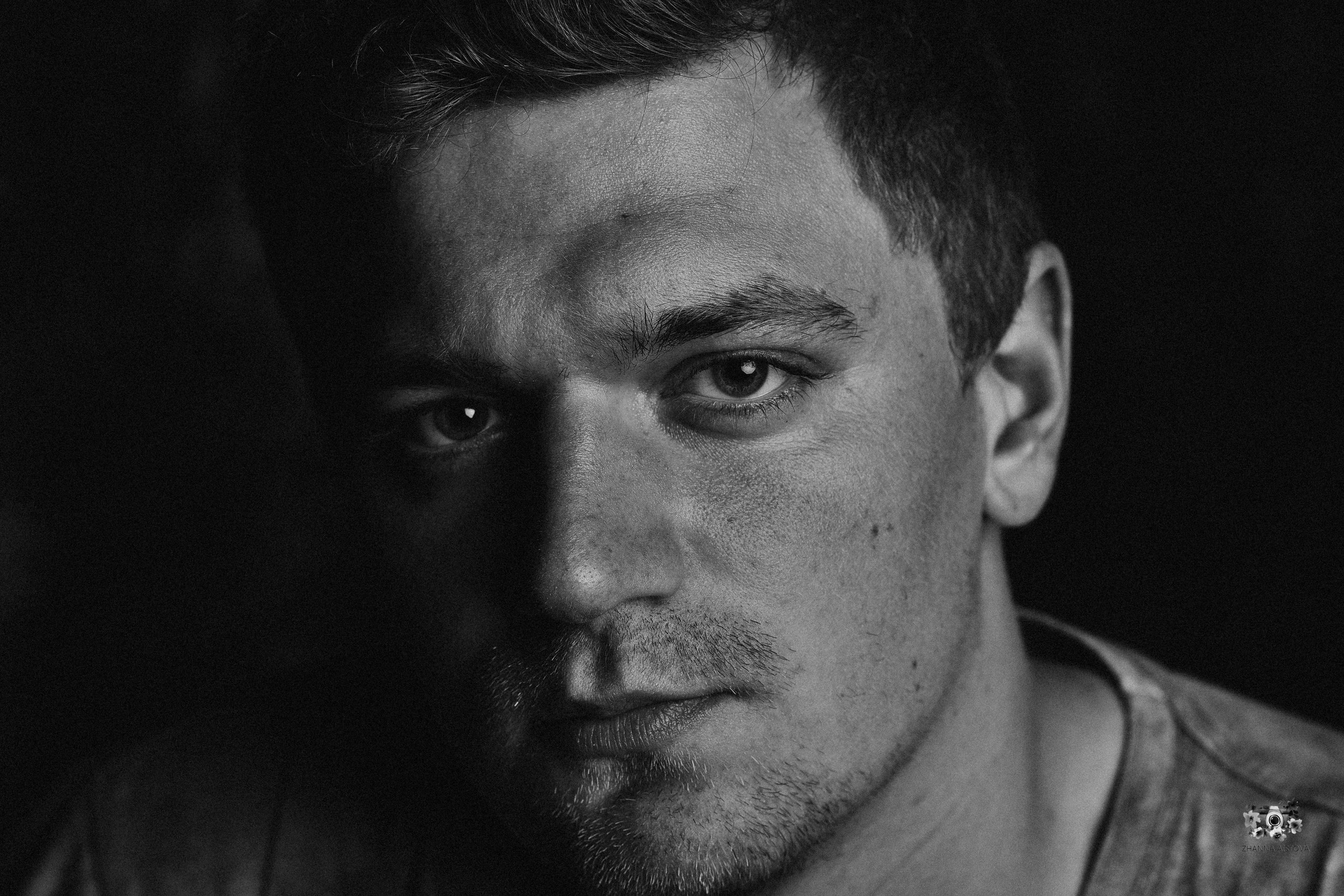 Чб портреты в Туле. Портретный, семейный, свадебный фотограф. Бизнес, контент съёмка. Тула