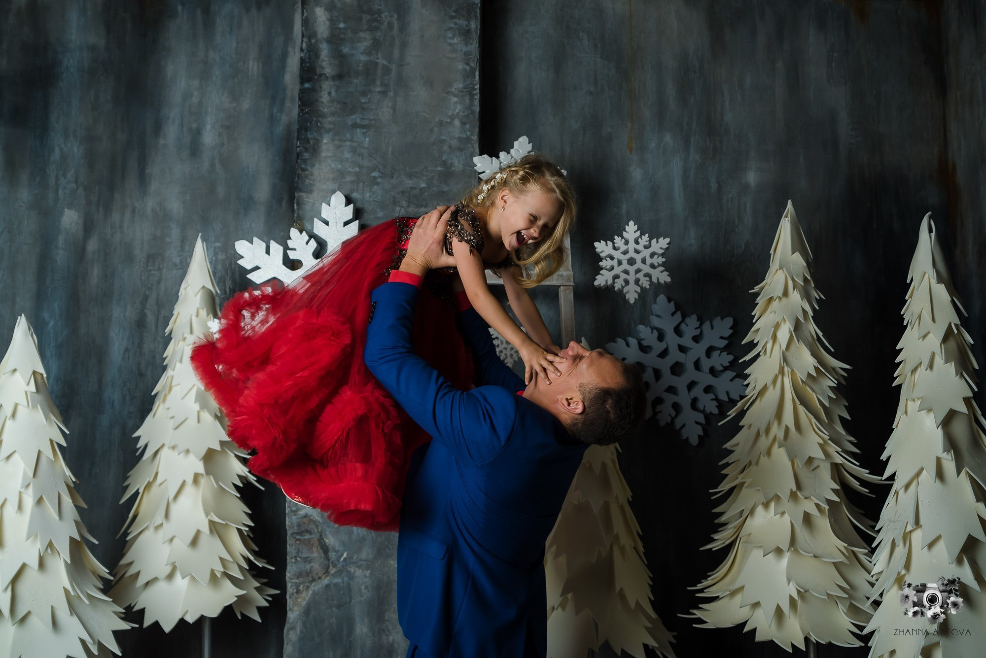 Новогодние фотосессии в Туле. Портретный, семейный, свадебный фотограф. Бизнес, контент съёмка. Тула