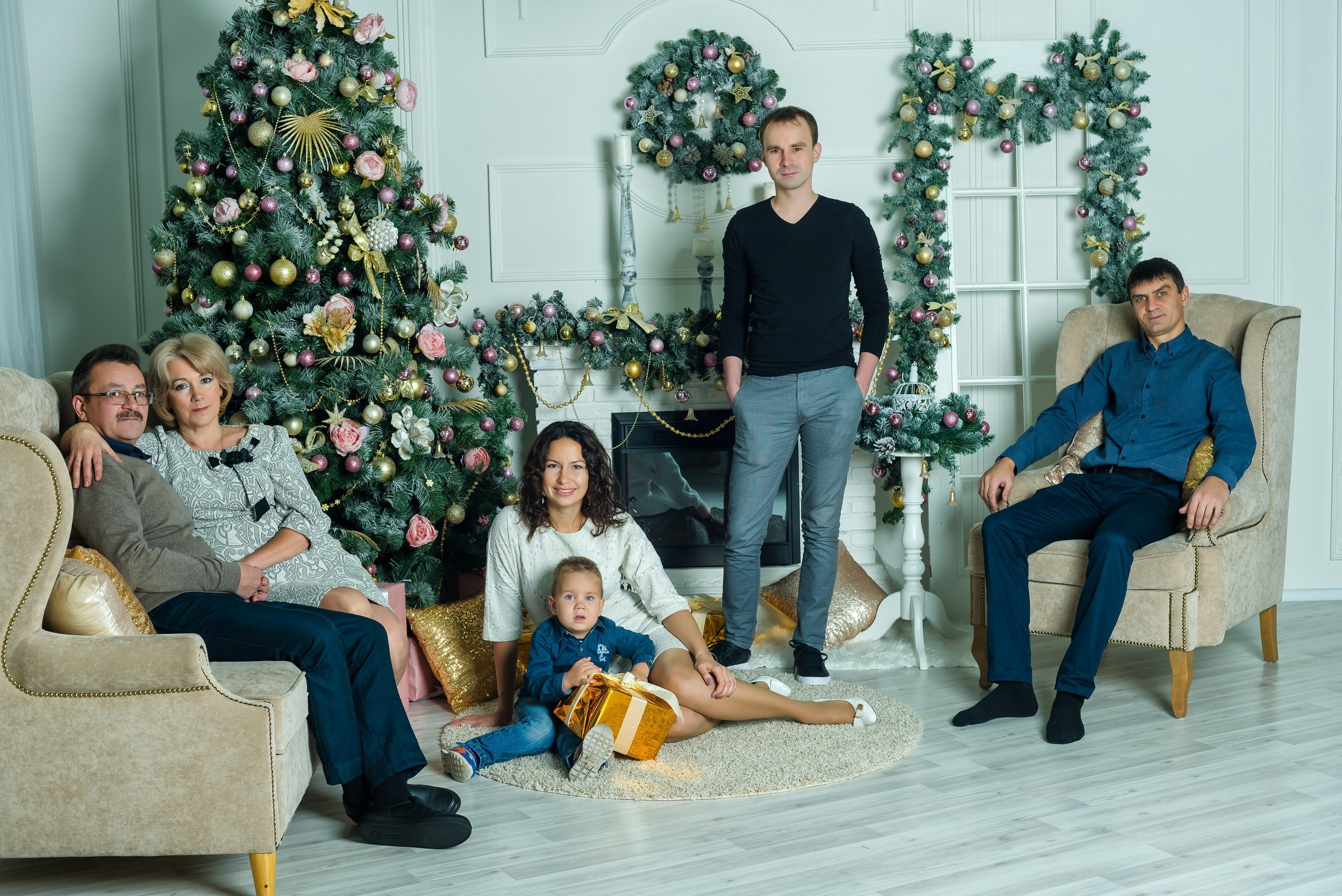 Новогодние фотосессии в Туле. Портретный, семейный, свадебный фотограф. Бизнес, контент съёмка. Тула