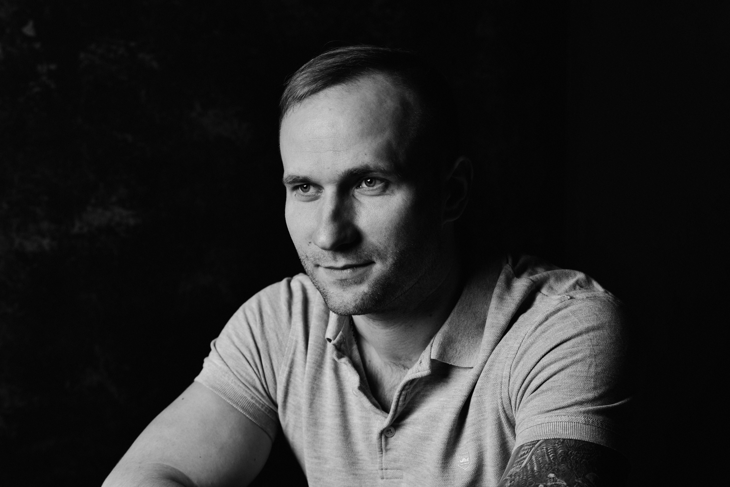 Чб портреты в Туле. Портретный, семейный, свадебный фотограф. Бизнес, контент съёмка. Тула