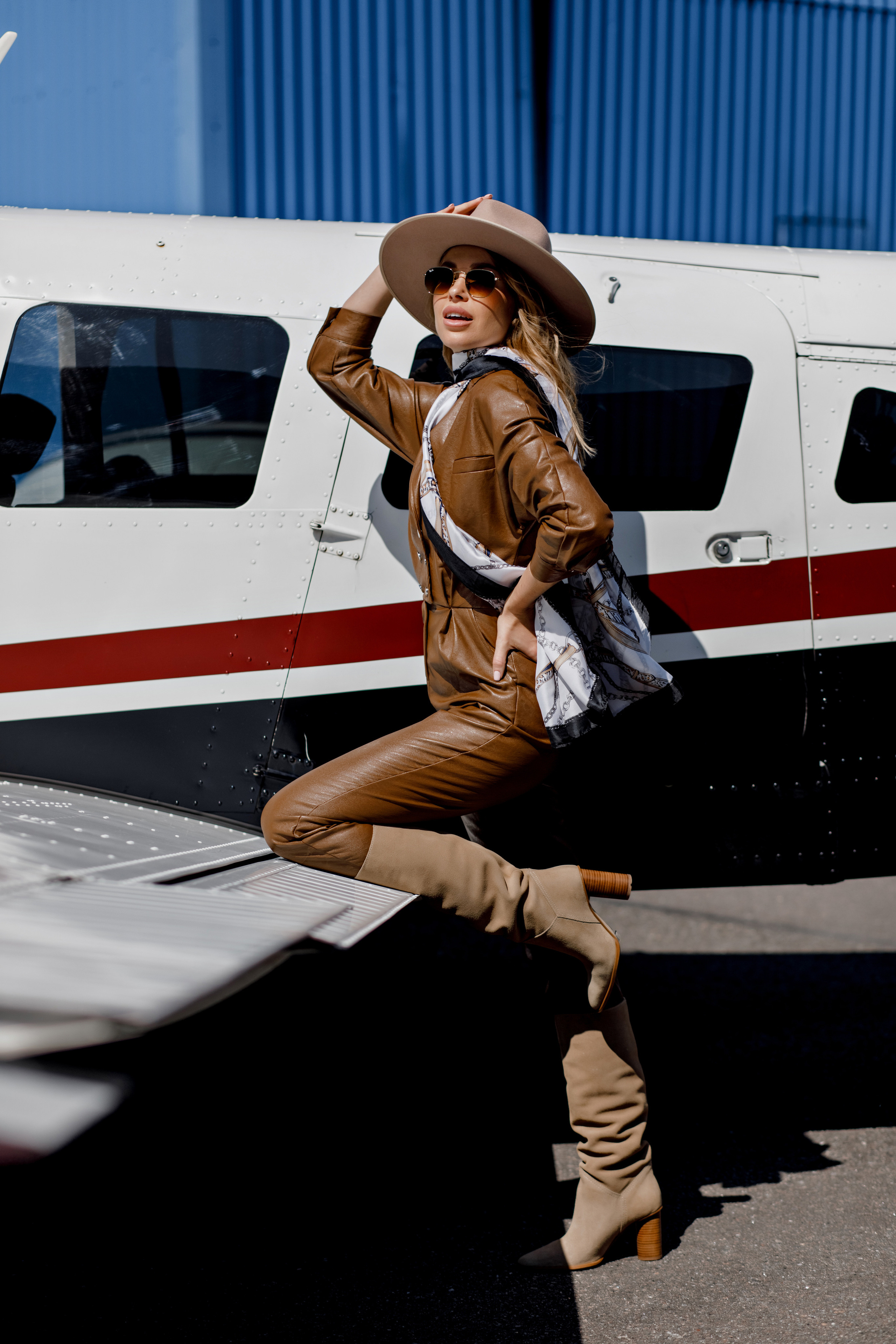 Airplane Kate. NatalieDmi — фотосессия беременности, семейный фотограф, портрет