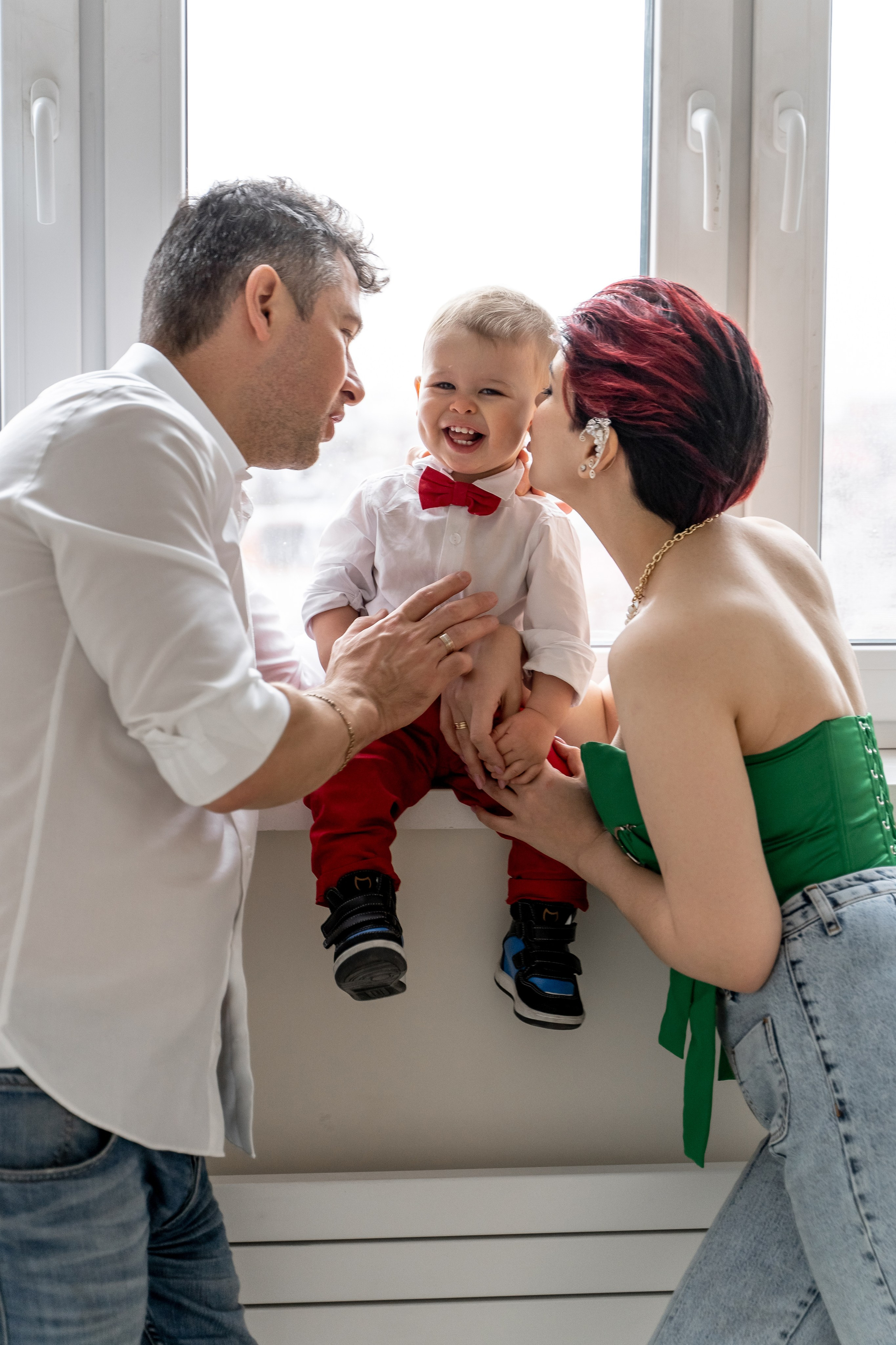 Домашняя семейная фотосессия в Москве, Домодедово, Видное, Бутово, Щербинка. Семейный фотограф Москва и Московская область. Семейная фотосессия на природе. Фотосессия детского праздника. Фотосессия юбилея. Фотосессия в день рождения. Фотограф на годик ребенку. Детский фотограф. Фоторепортаж семейного праздника. Детский фотограф Москва.